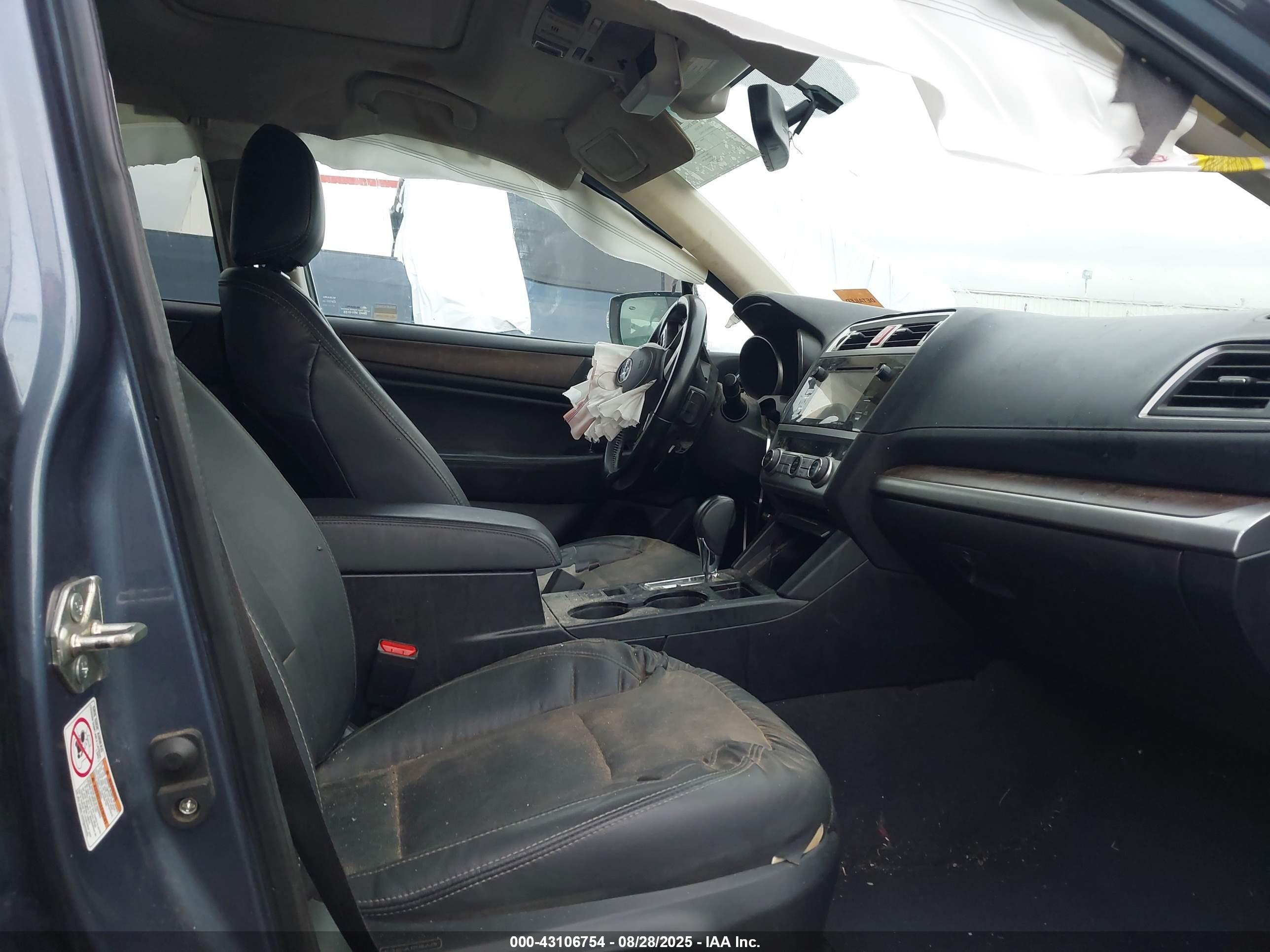 SUBARU OUTBACK image 5