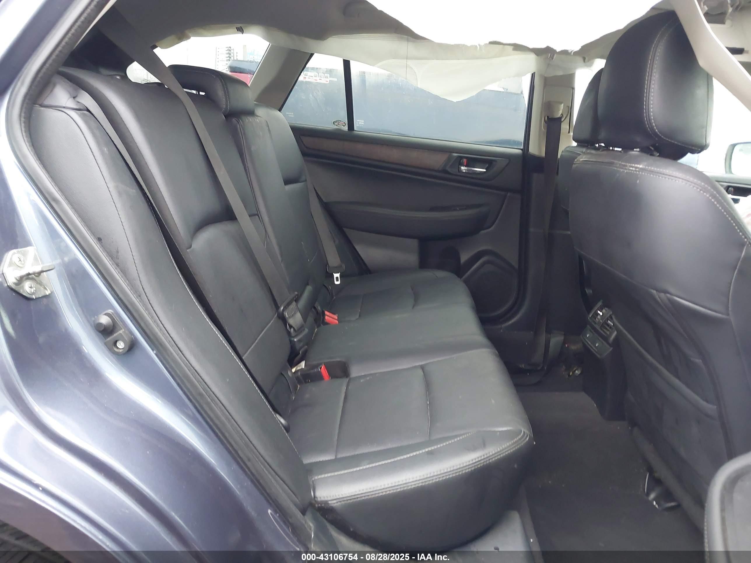 SUBARU OUTBACK image 8