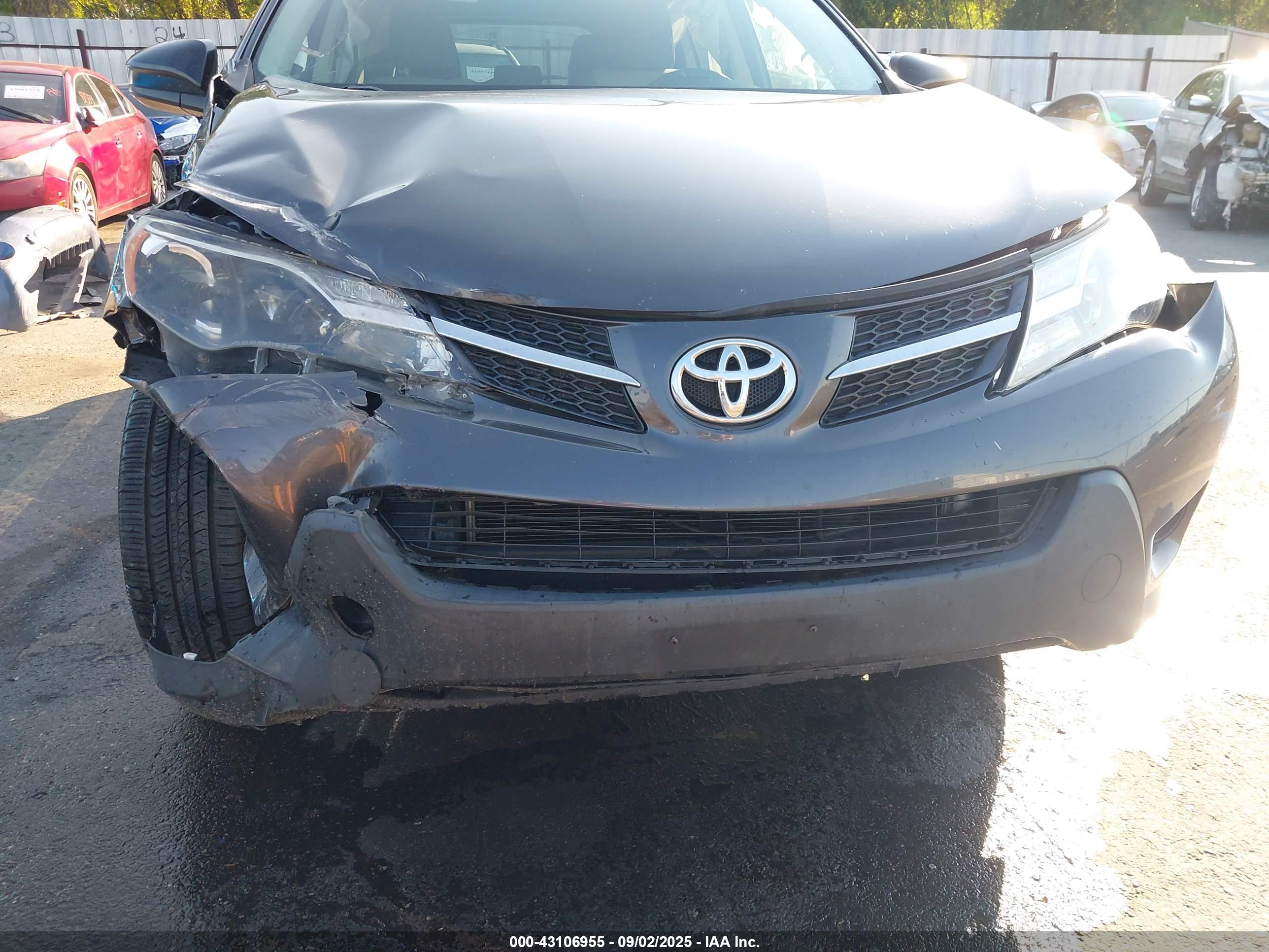 TOYOTA RAV4 image 6