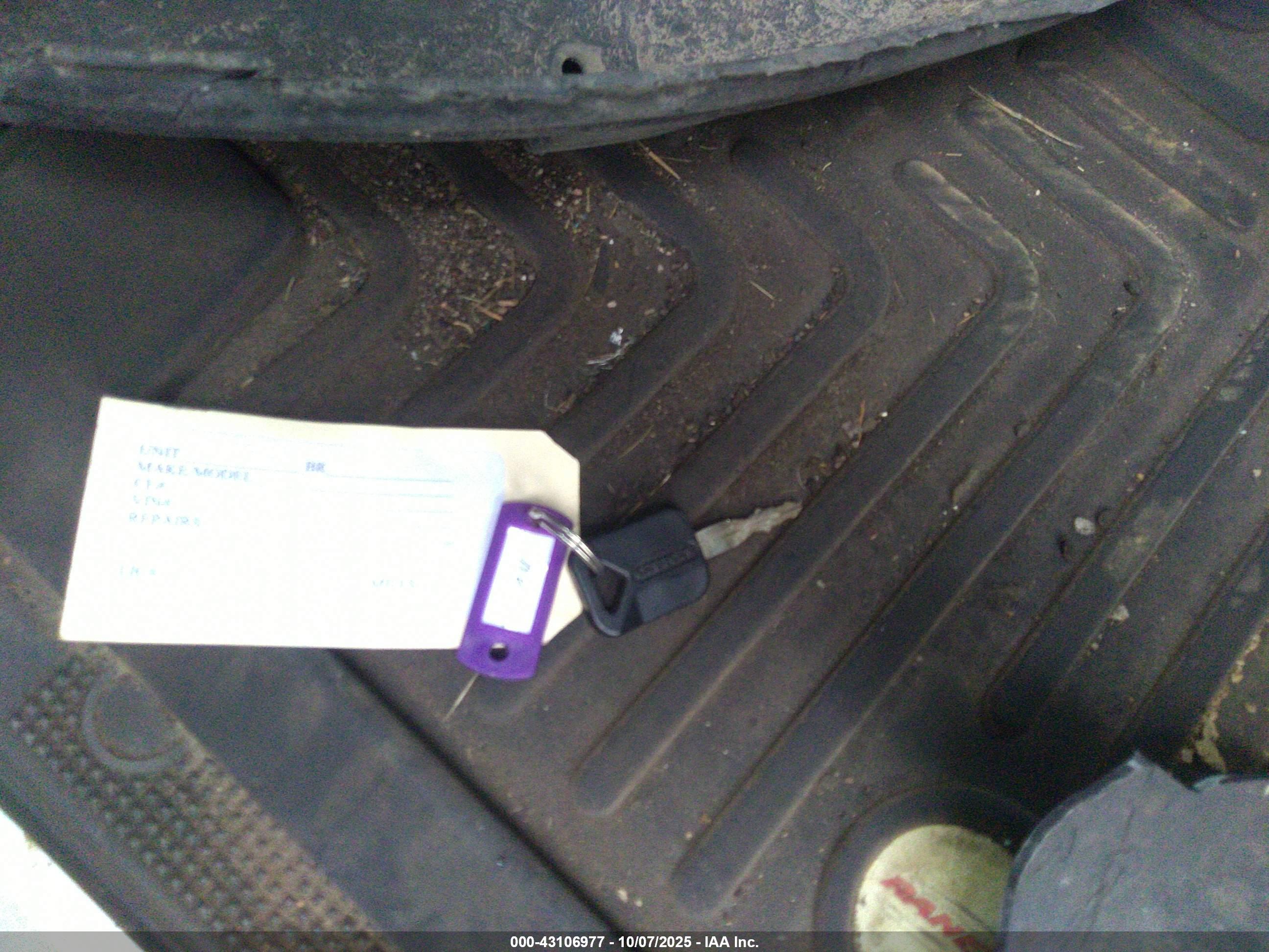 VOLVO VN image 11