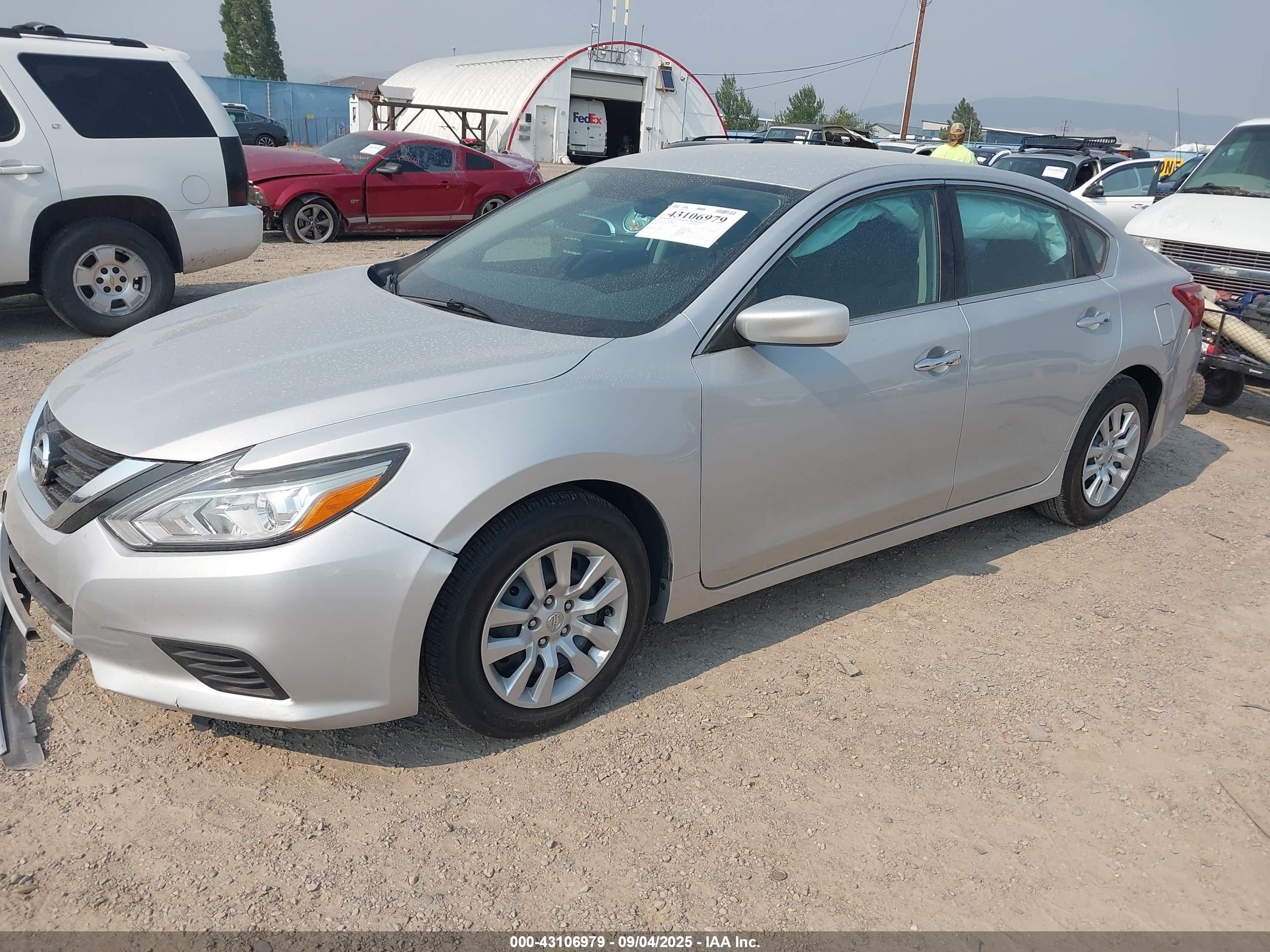 NISSAN ALTIMA image 2