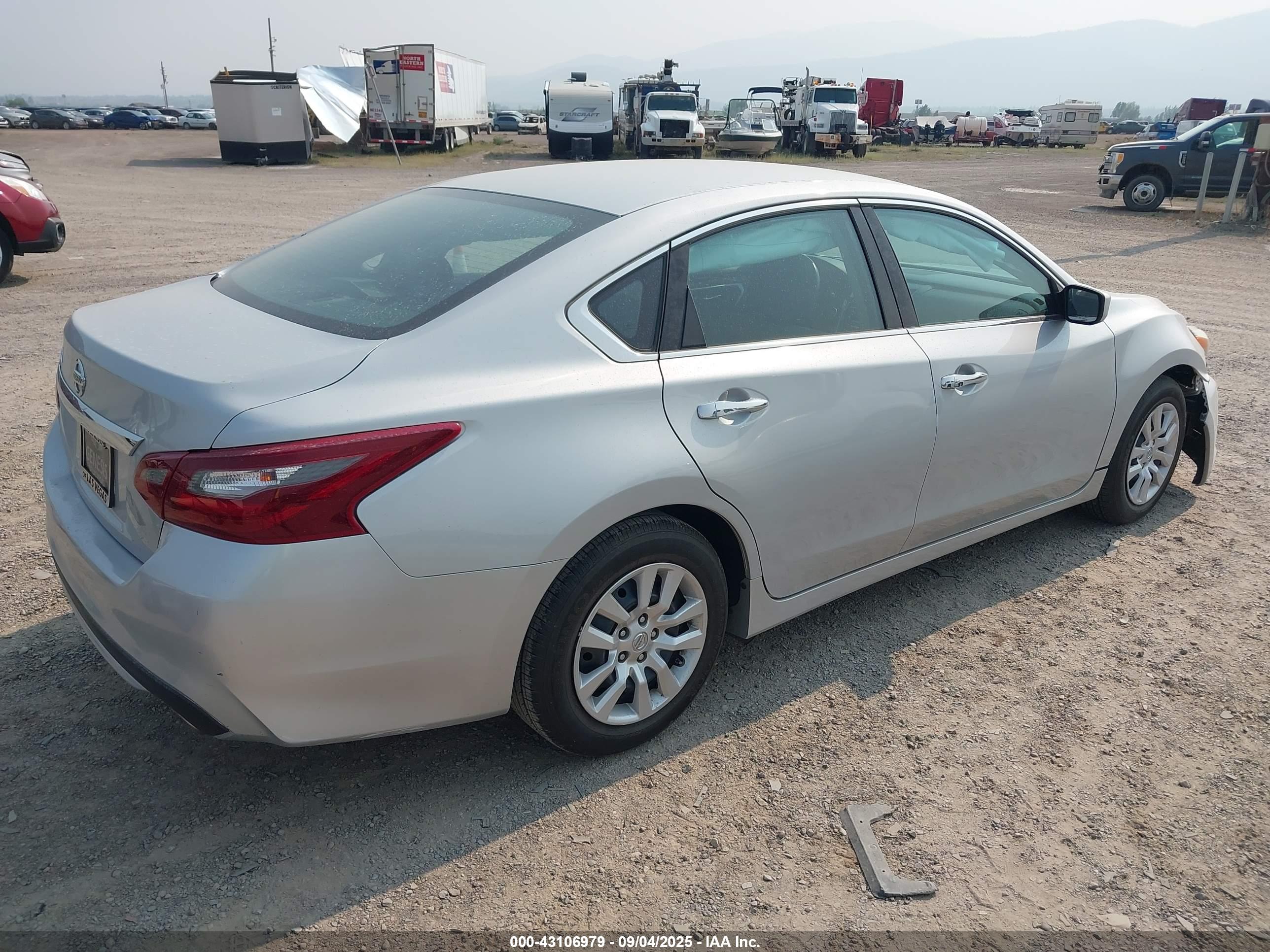 NISSAN ALTIMA image 4