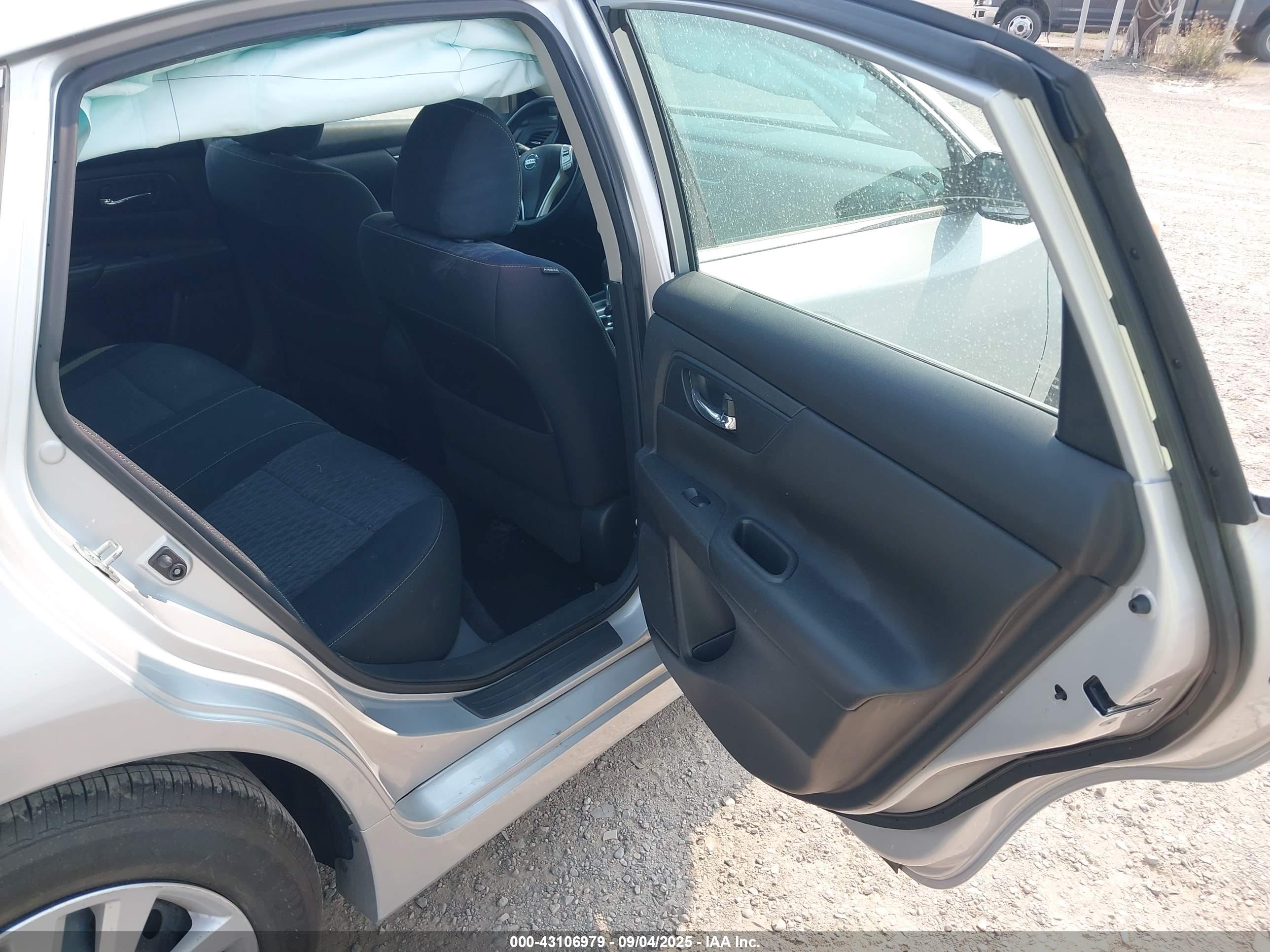 NISSAN ALTIMA image 8