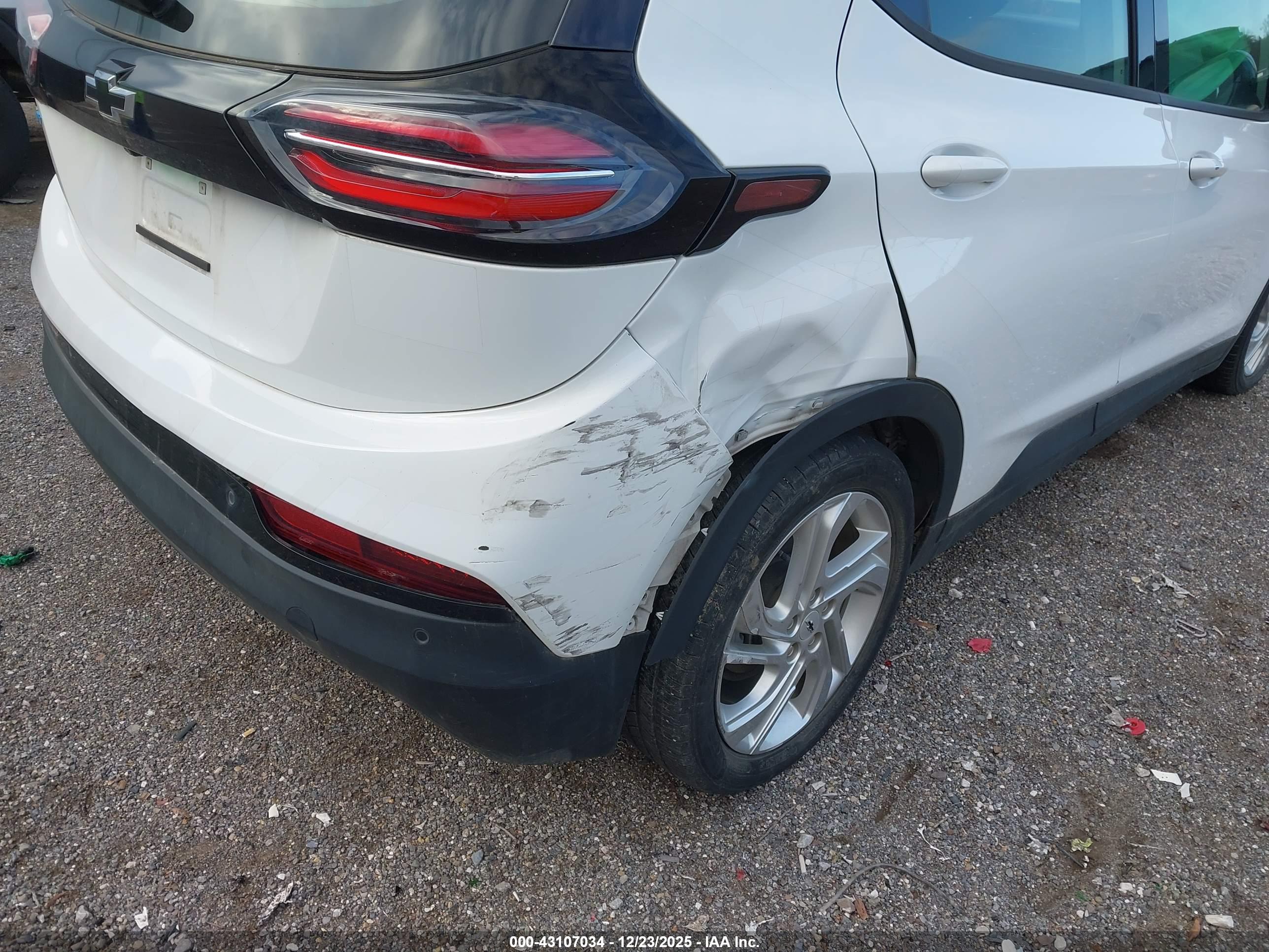CHEVROLET BOLT image 6