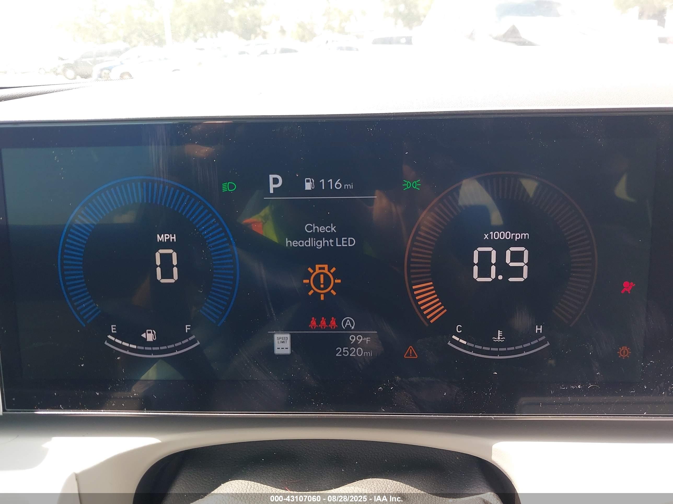 HYUNDAI TUCSON image 7