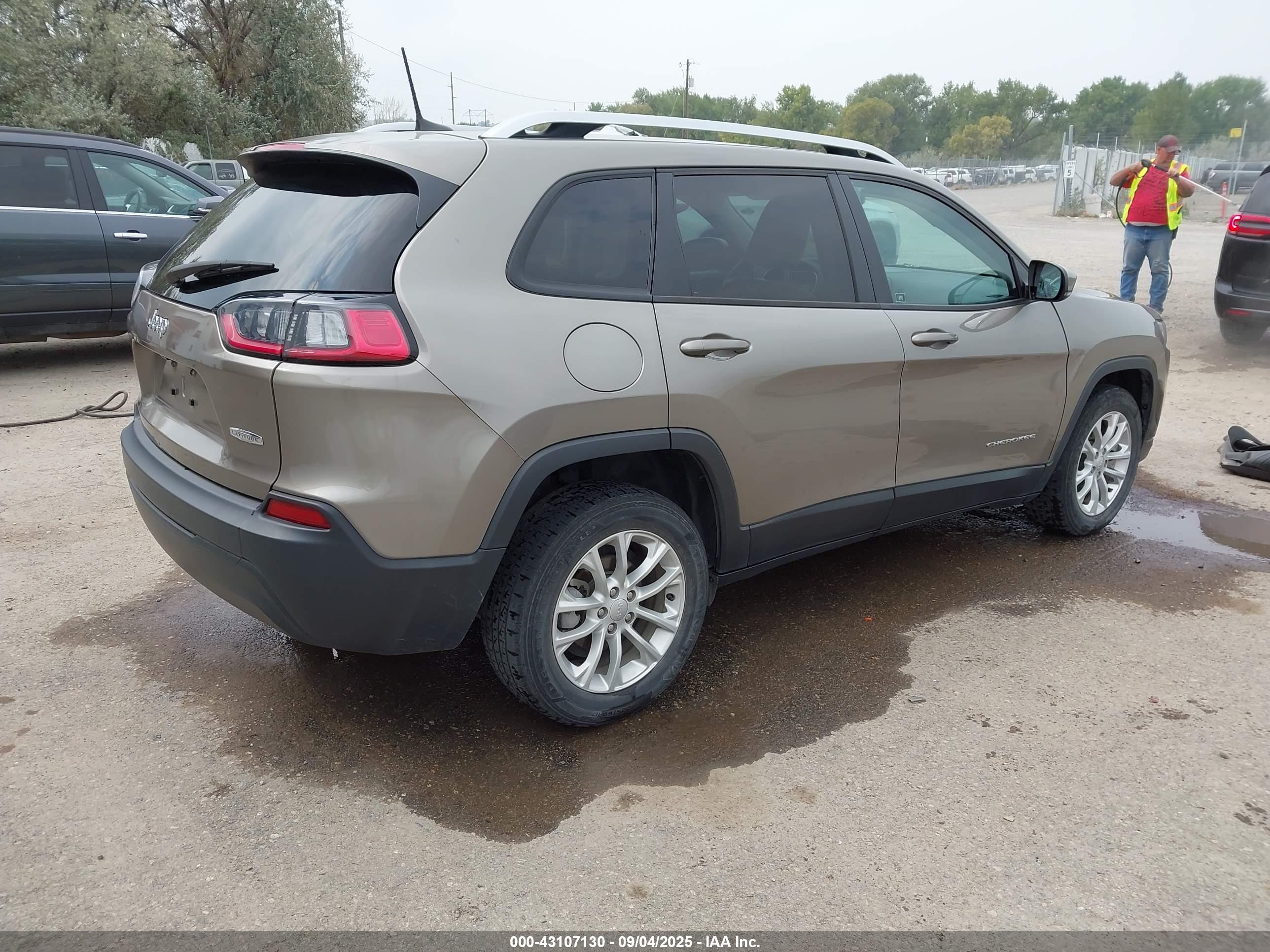 JEEP CHEROKEE image 4