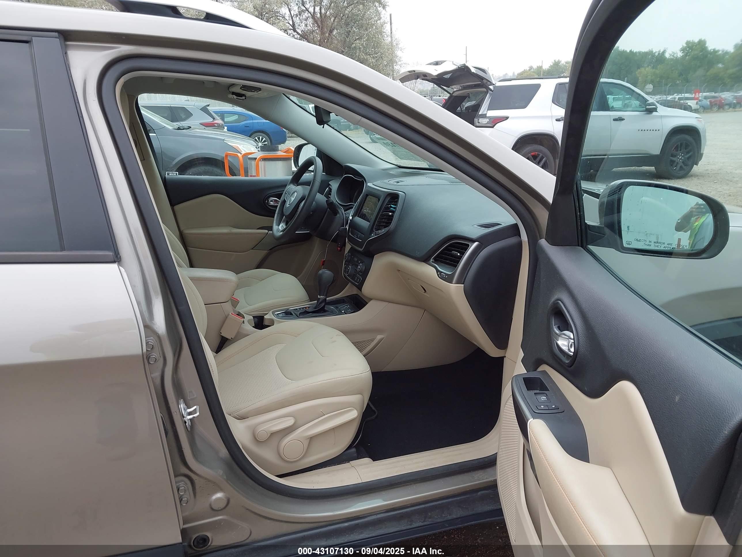 JEEP CHEROKEE image 5