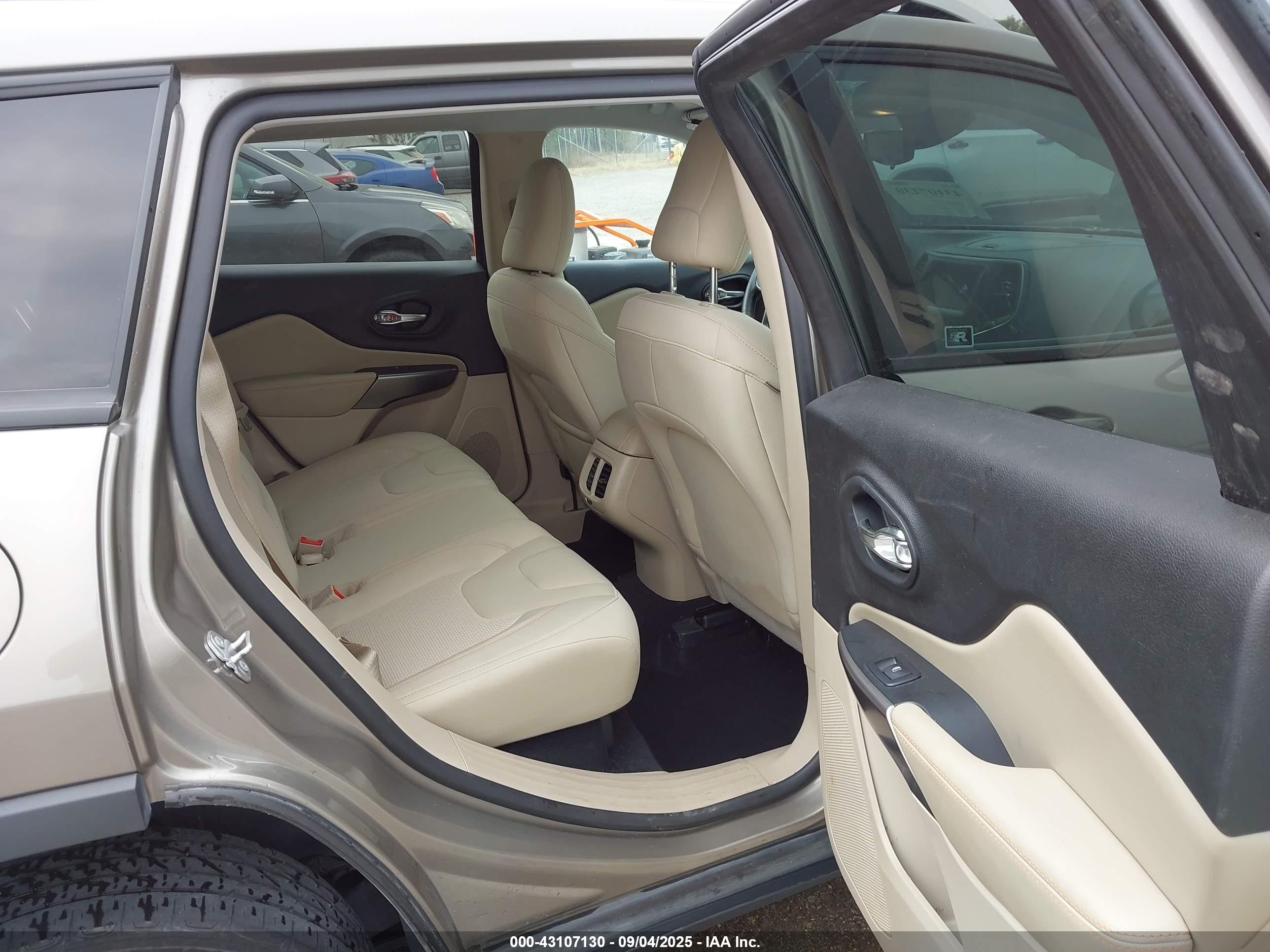 JEEP CHEROKEE image 8