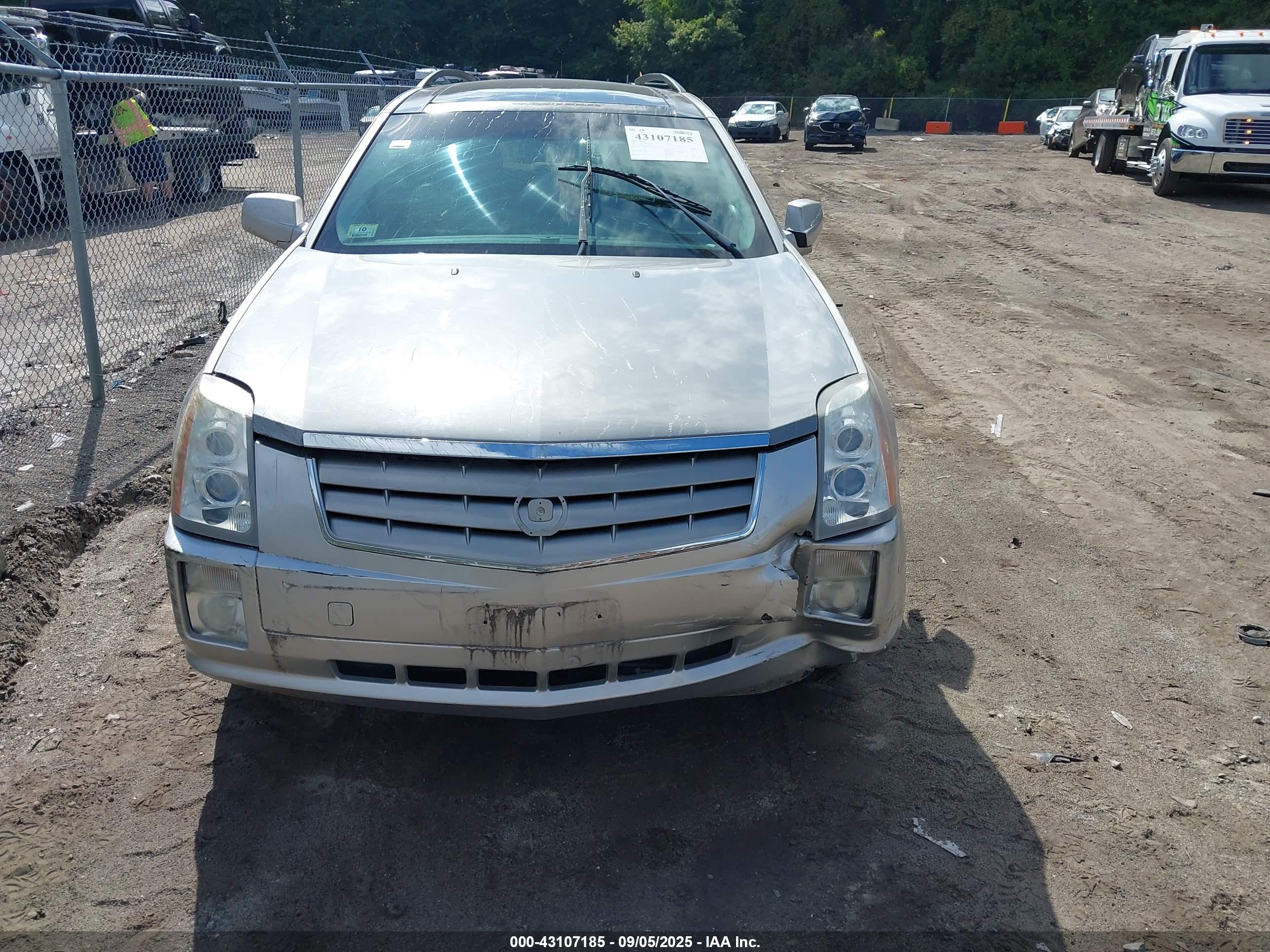 CADILLAC SRX image 6