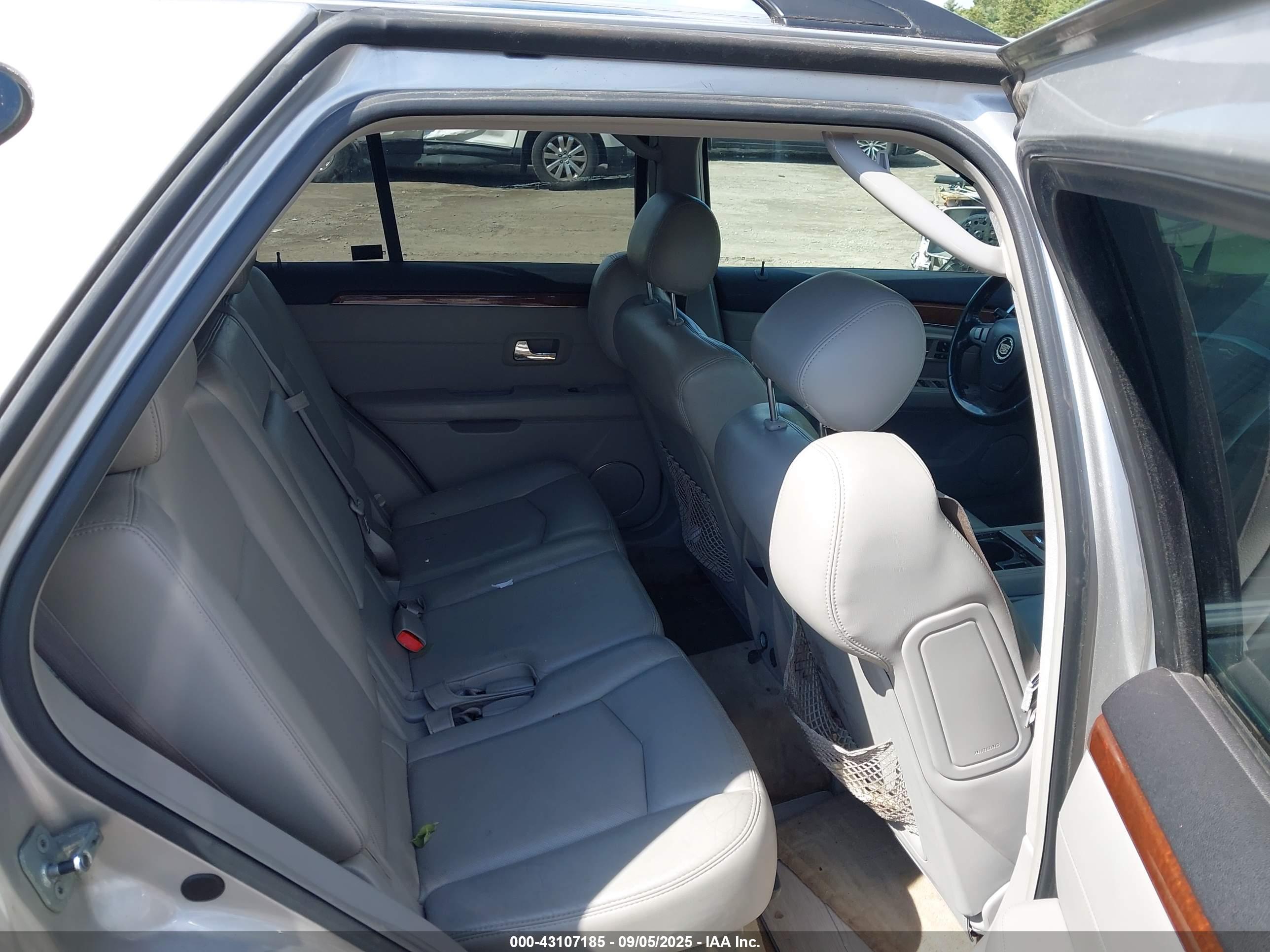 CADILLAC SRX image 8