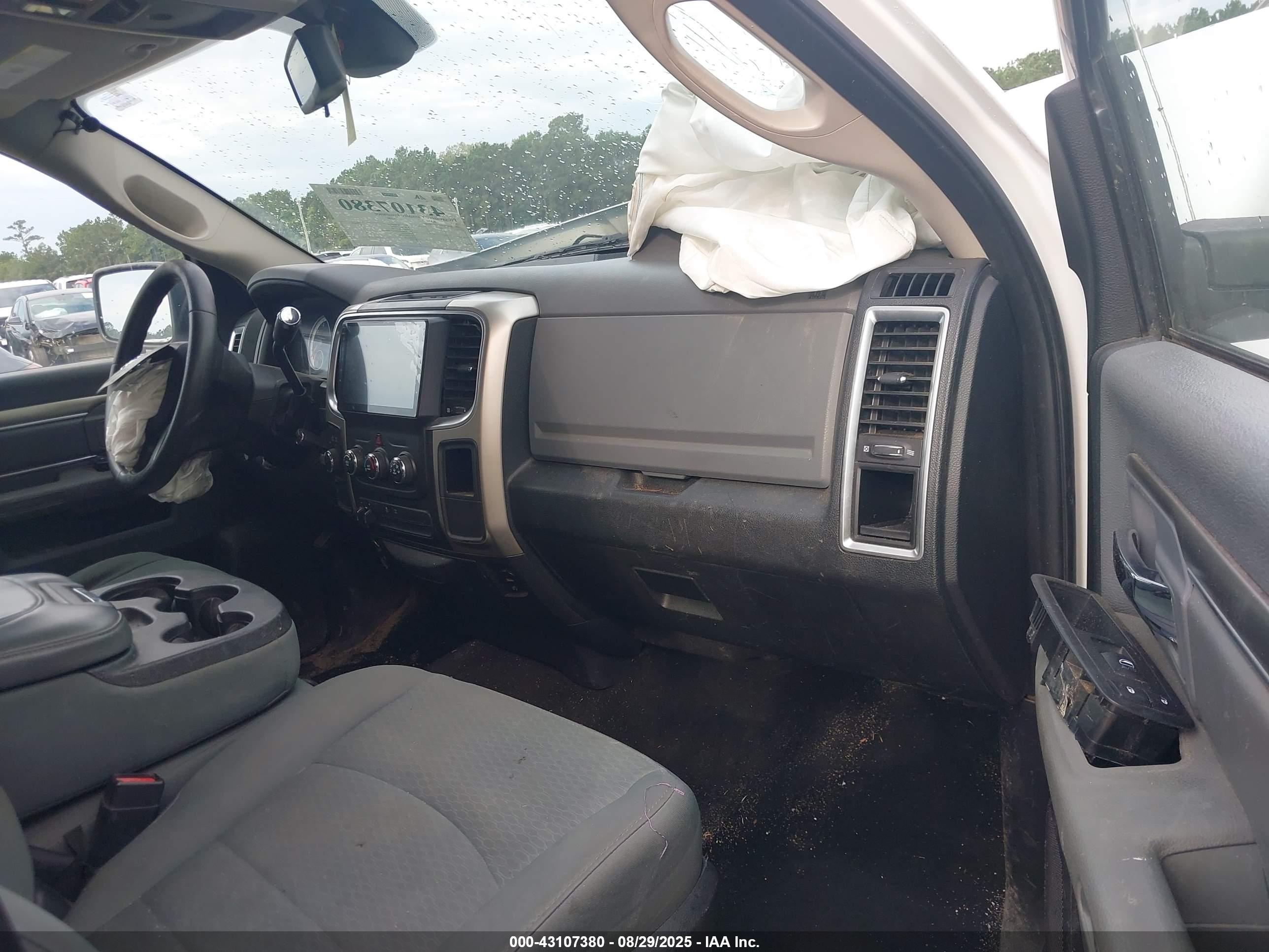 RAM 2500 image 5