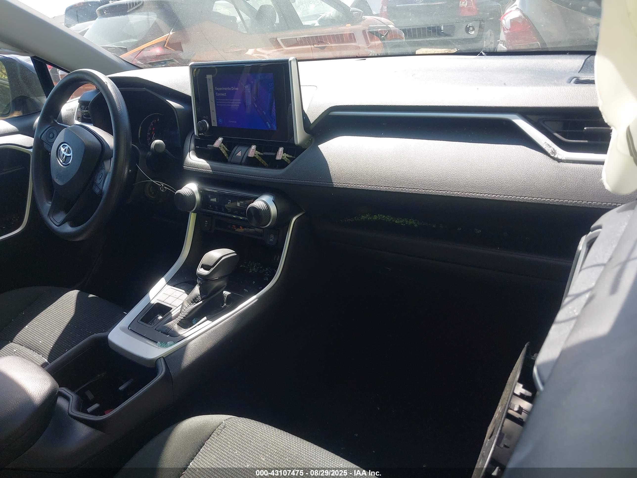 TOYOTA RAV4 image 5