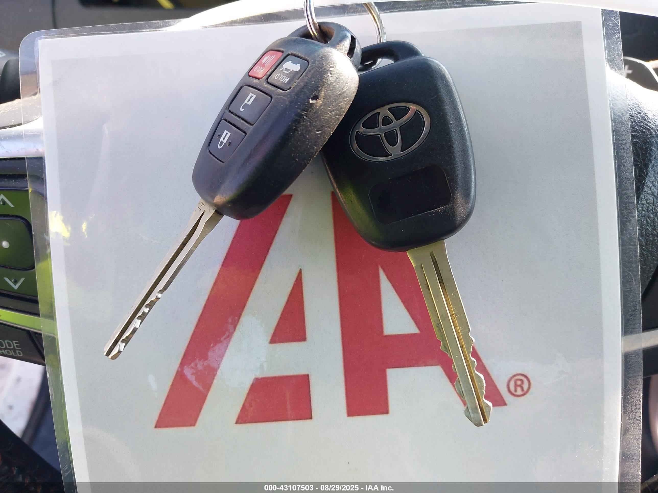 TOYOTA CAMRY image 11