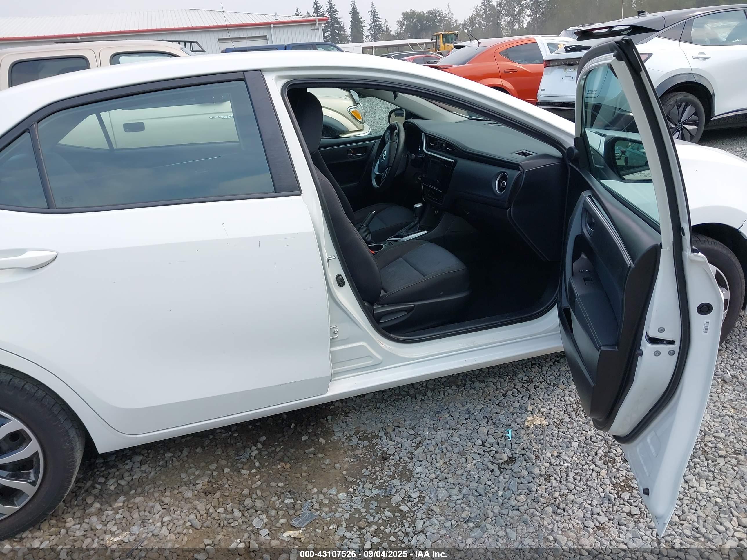 TOYOTA COROLLA image 5