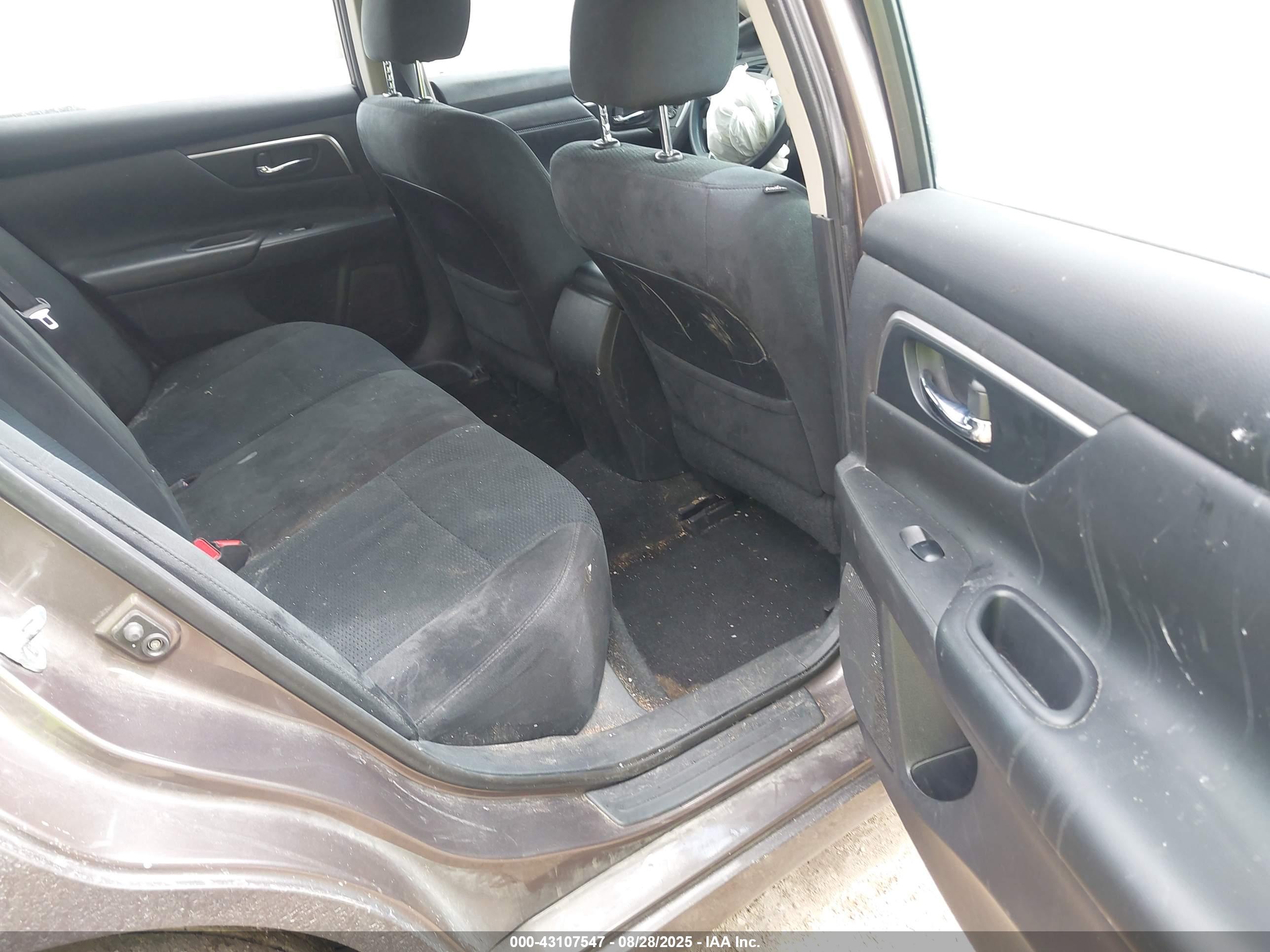 NISSAN ALTIMA image 8