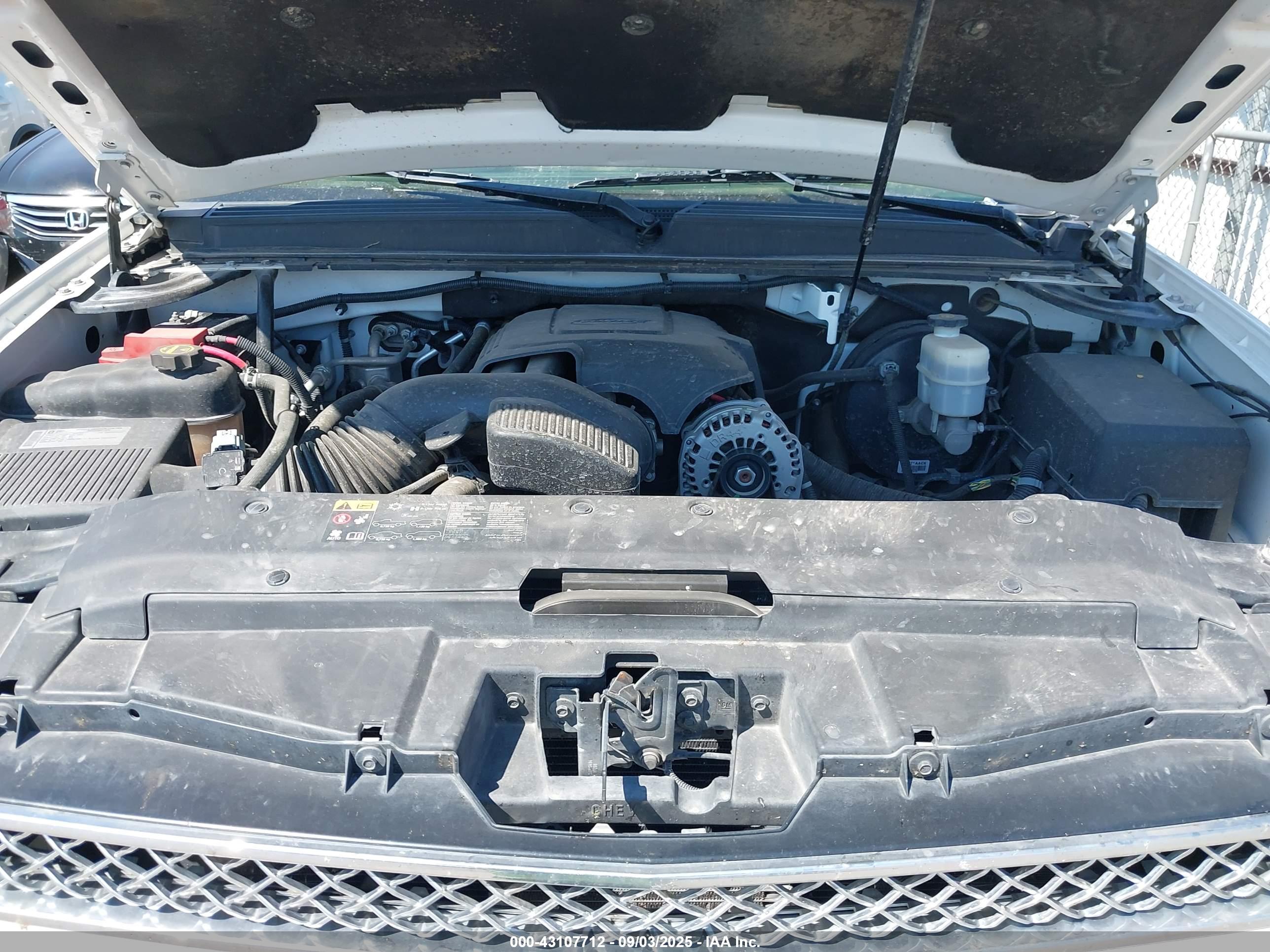 CHEVROLET TAHOE image 10