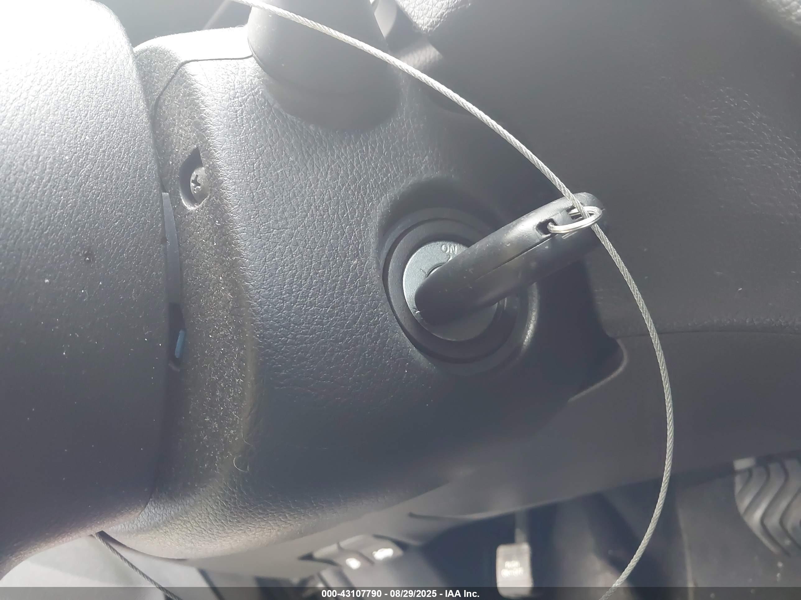 NISSAN ROGUE image 11
