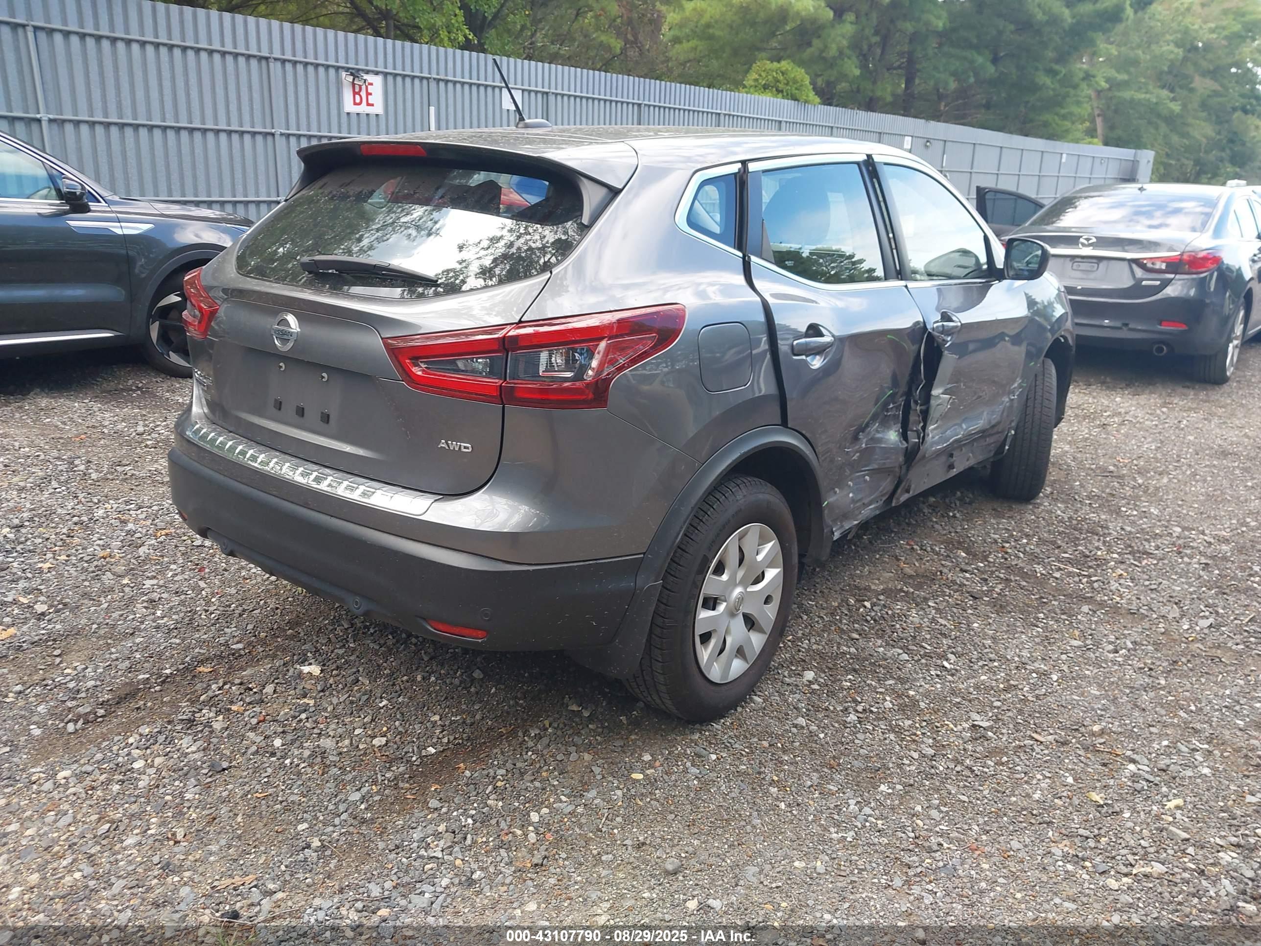 NISSAN ROGUE image 4
