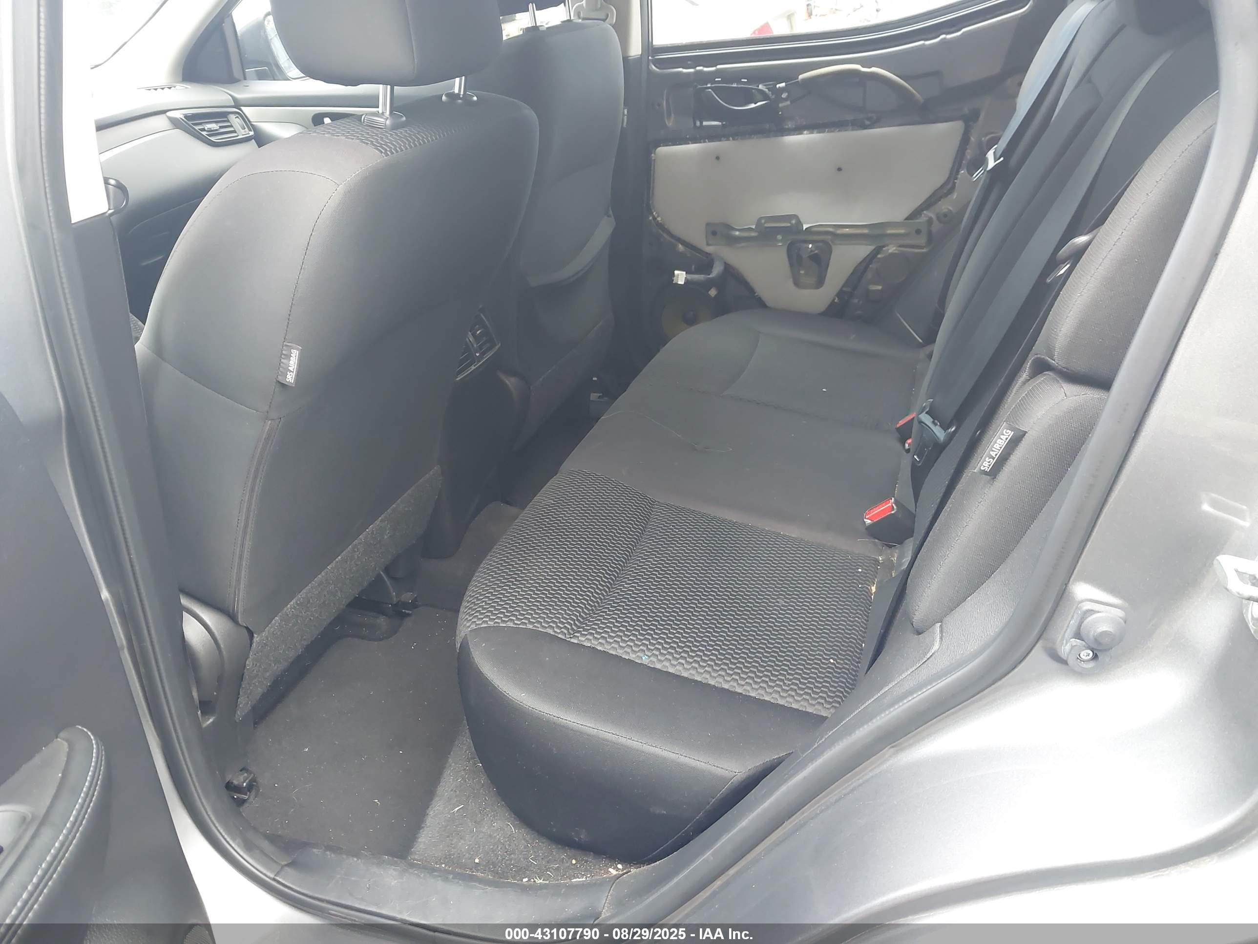 NISSAN ROGUE image 8