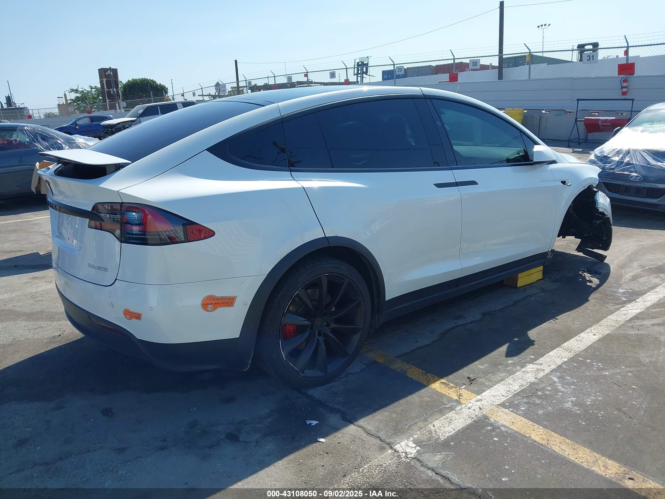 TESLA MODEL image 4