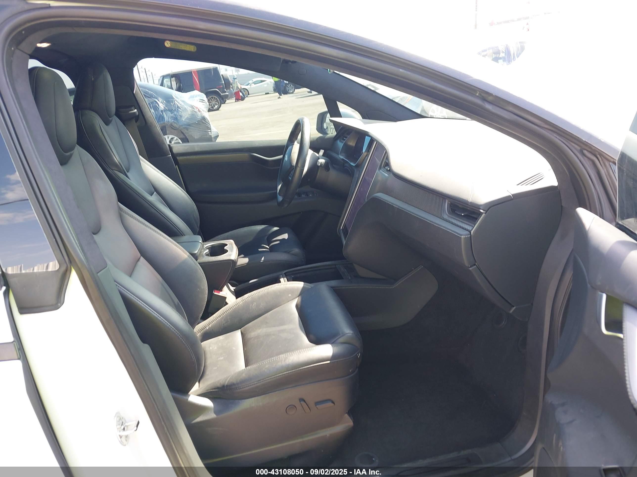 TESLA MODEL image 5