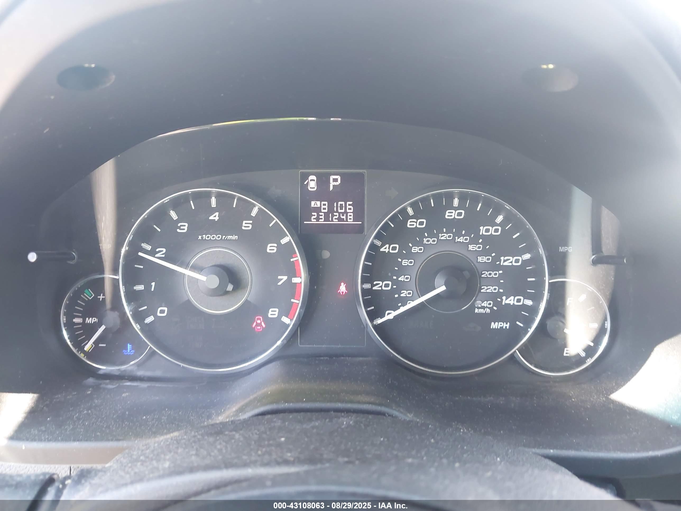 SUBARU OUTBACK image 7