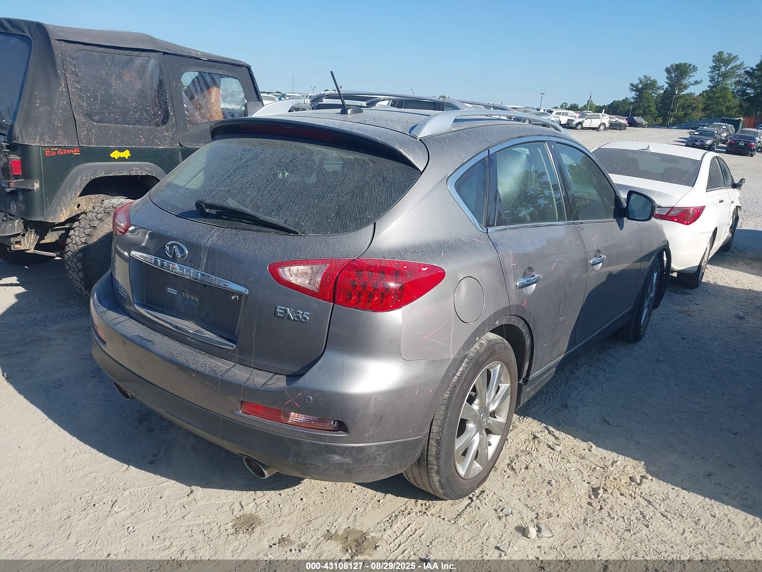 INFINITI EX35 image 4