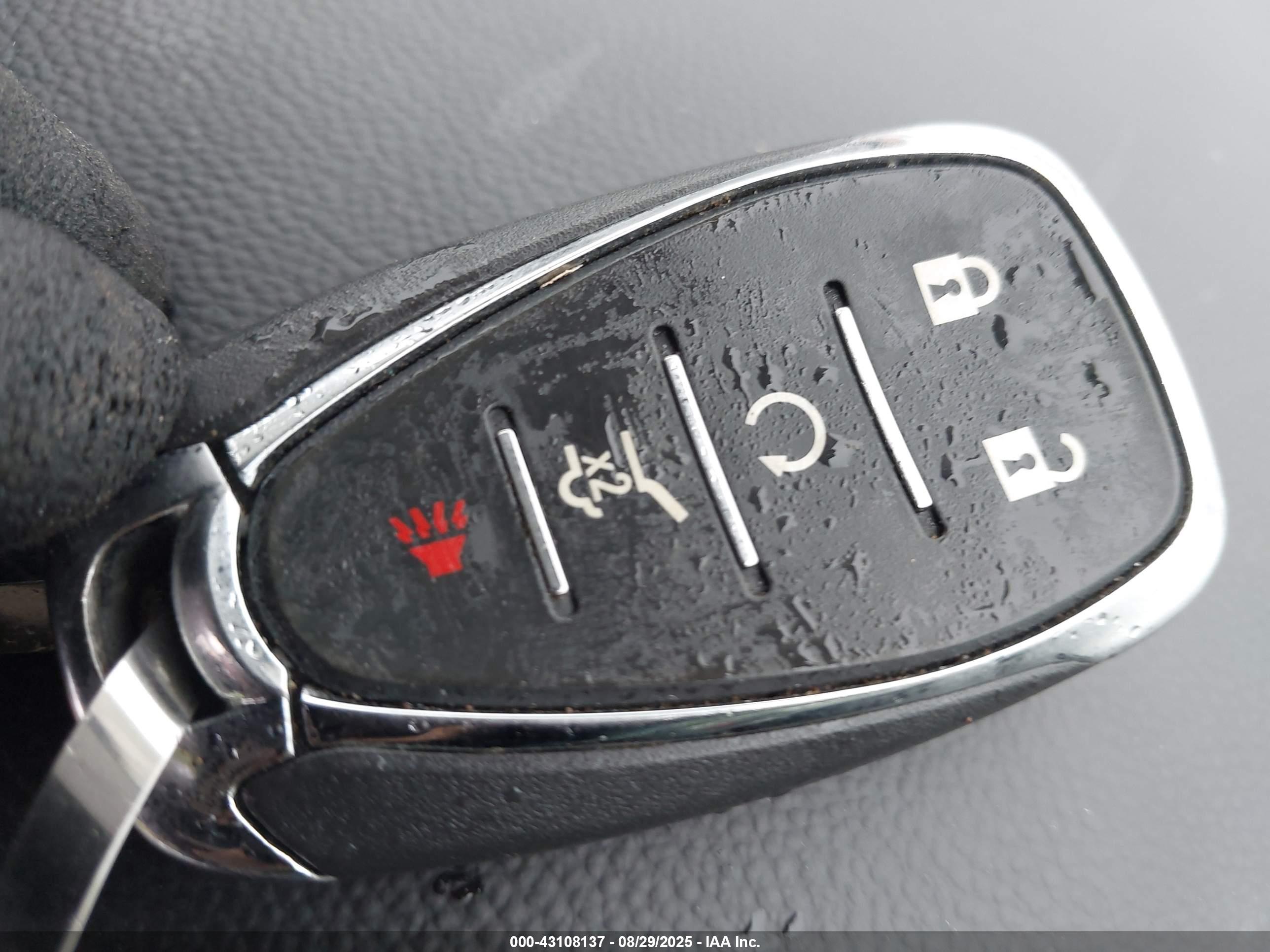 CHEVROLET TRAVERSE image 11