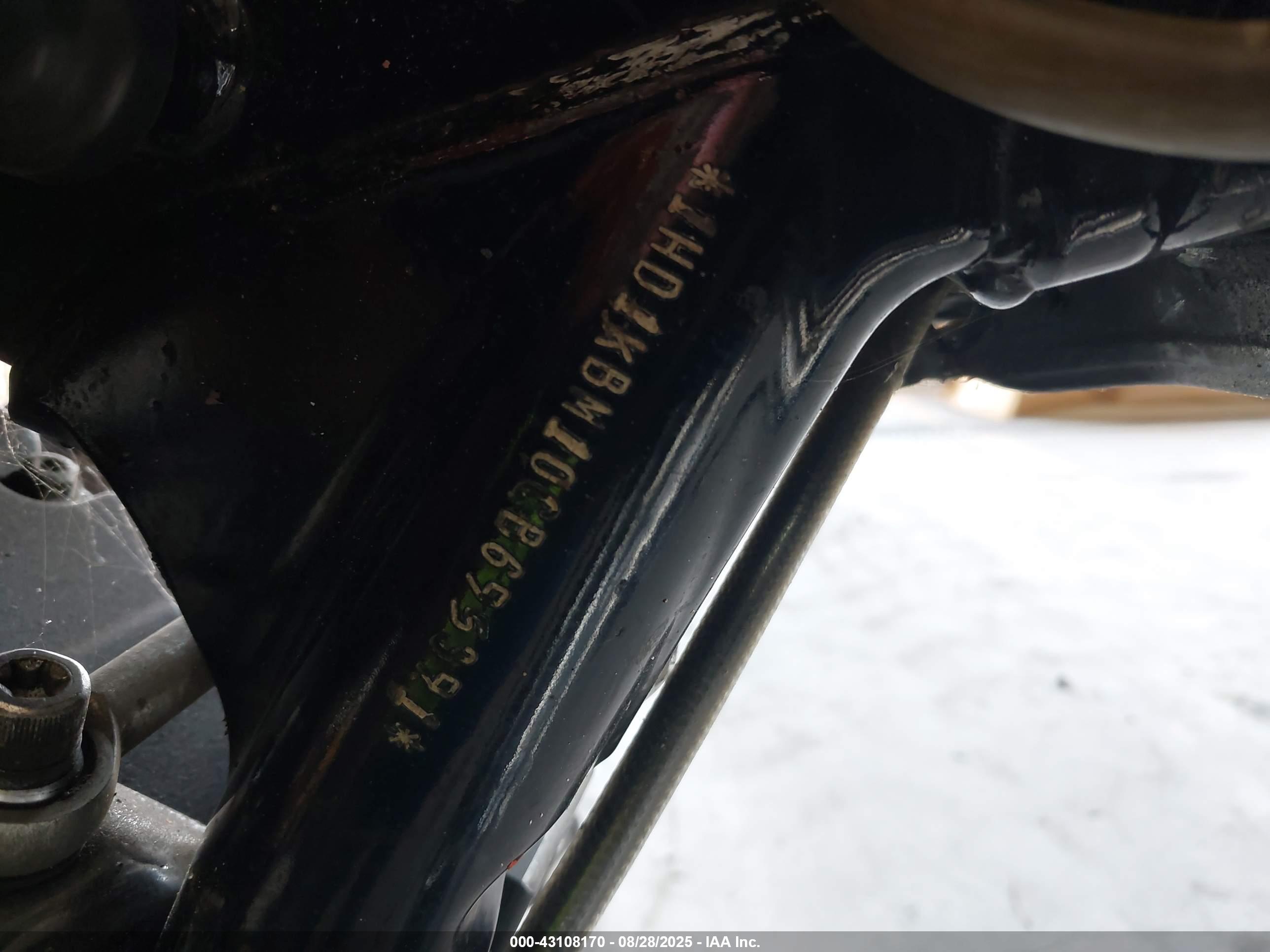 HARLEY-DAVIDSON FLHX image 10