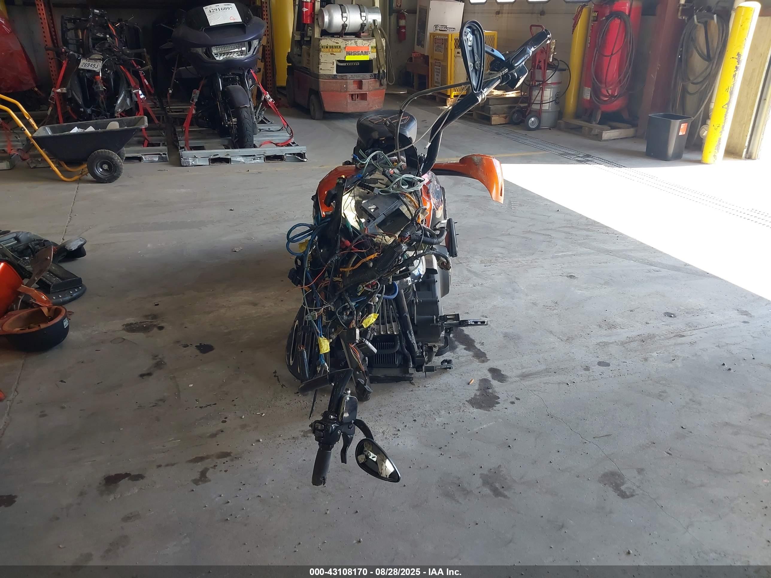 HARLEY-DAVIDSON FLHX image 5