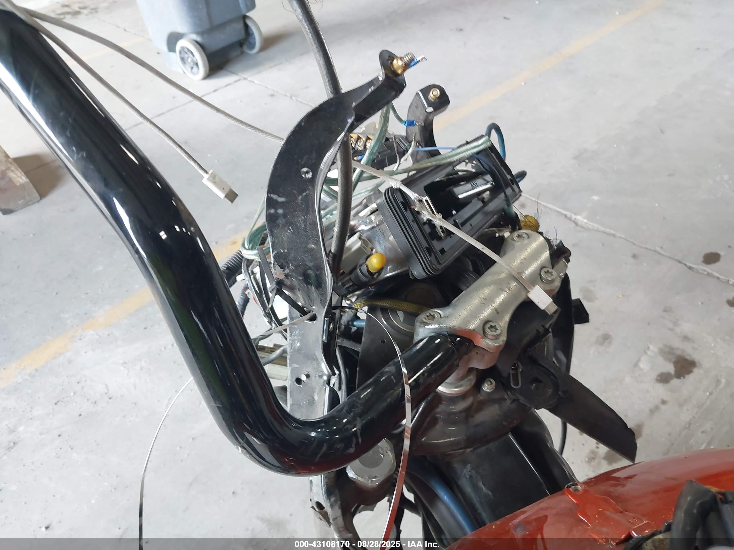 HARLEY-DAVIDSON FLHX image 7