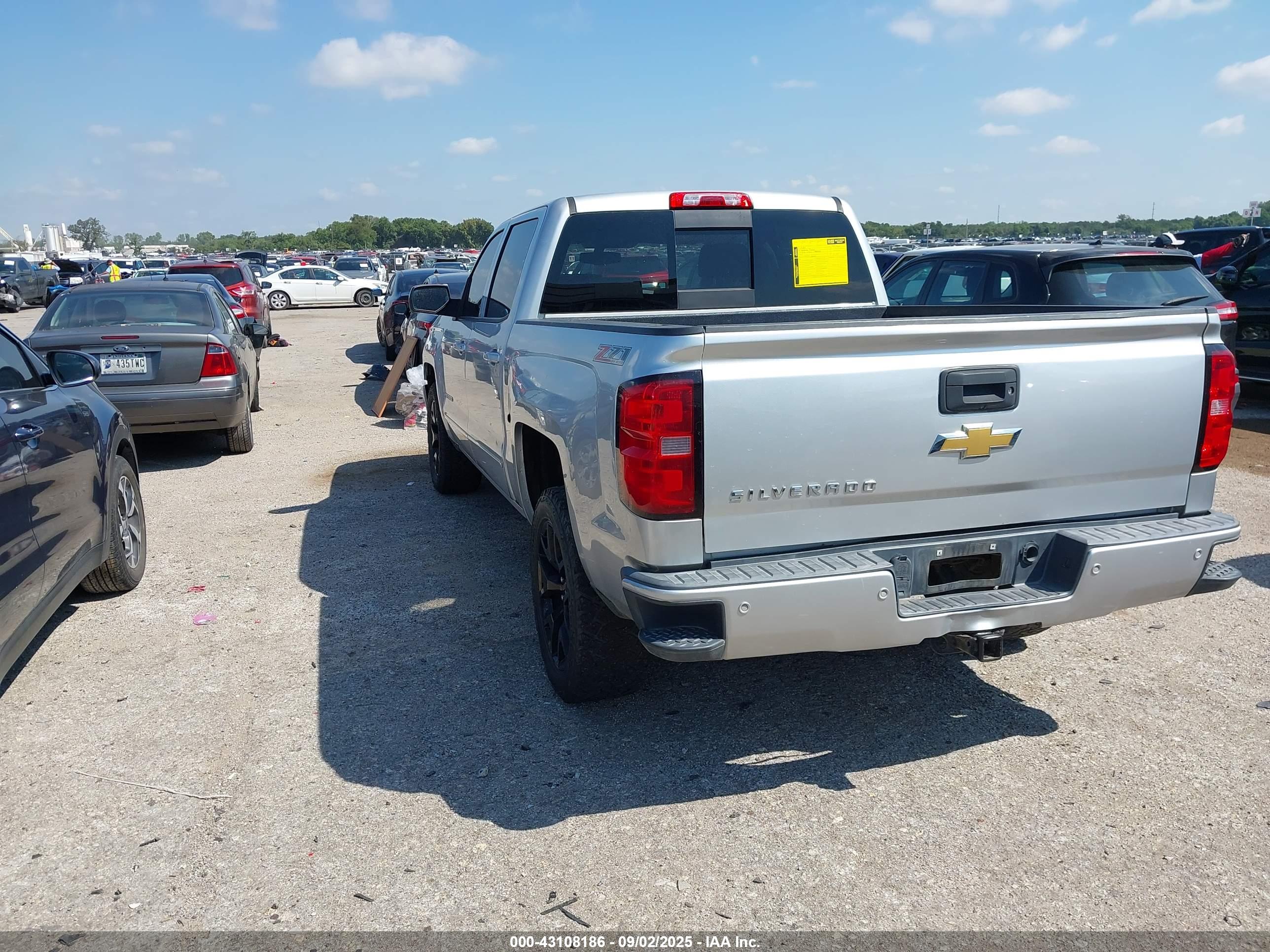 CHEVROLET SILVERADO image 3