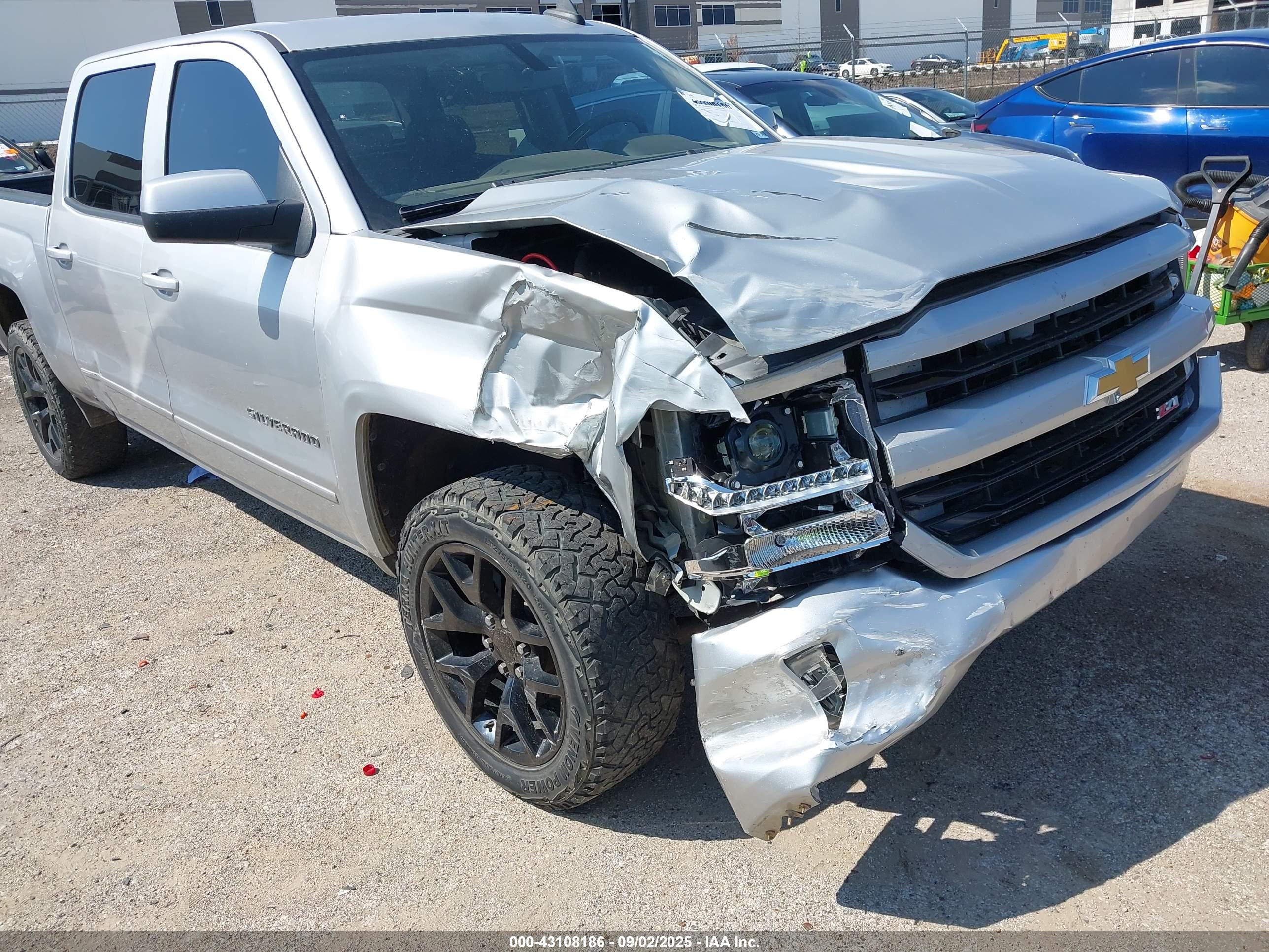CHEVROLET SILVERADO image 6