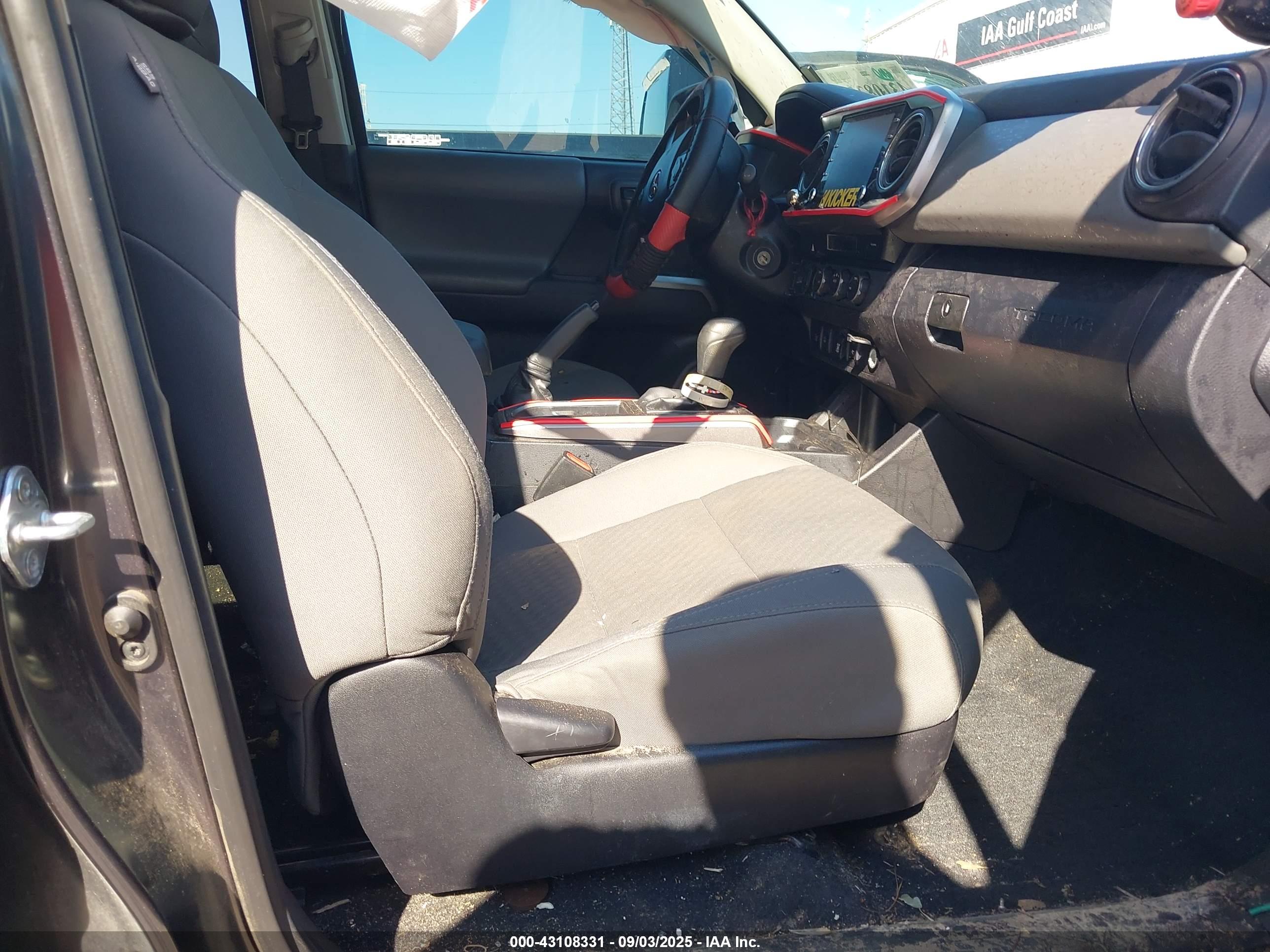 TOYOTA TACOMA image 5