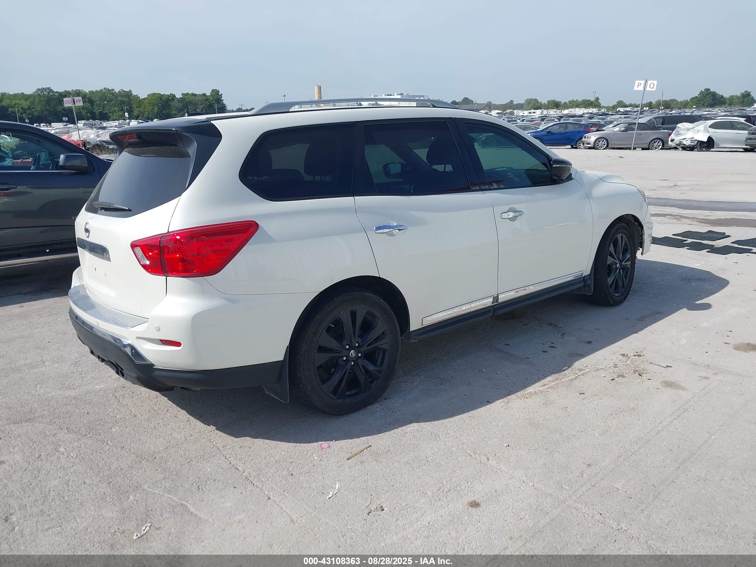 NISSAN PATHFINDER image 4
