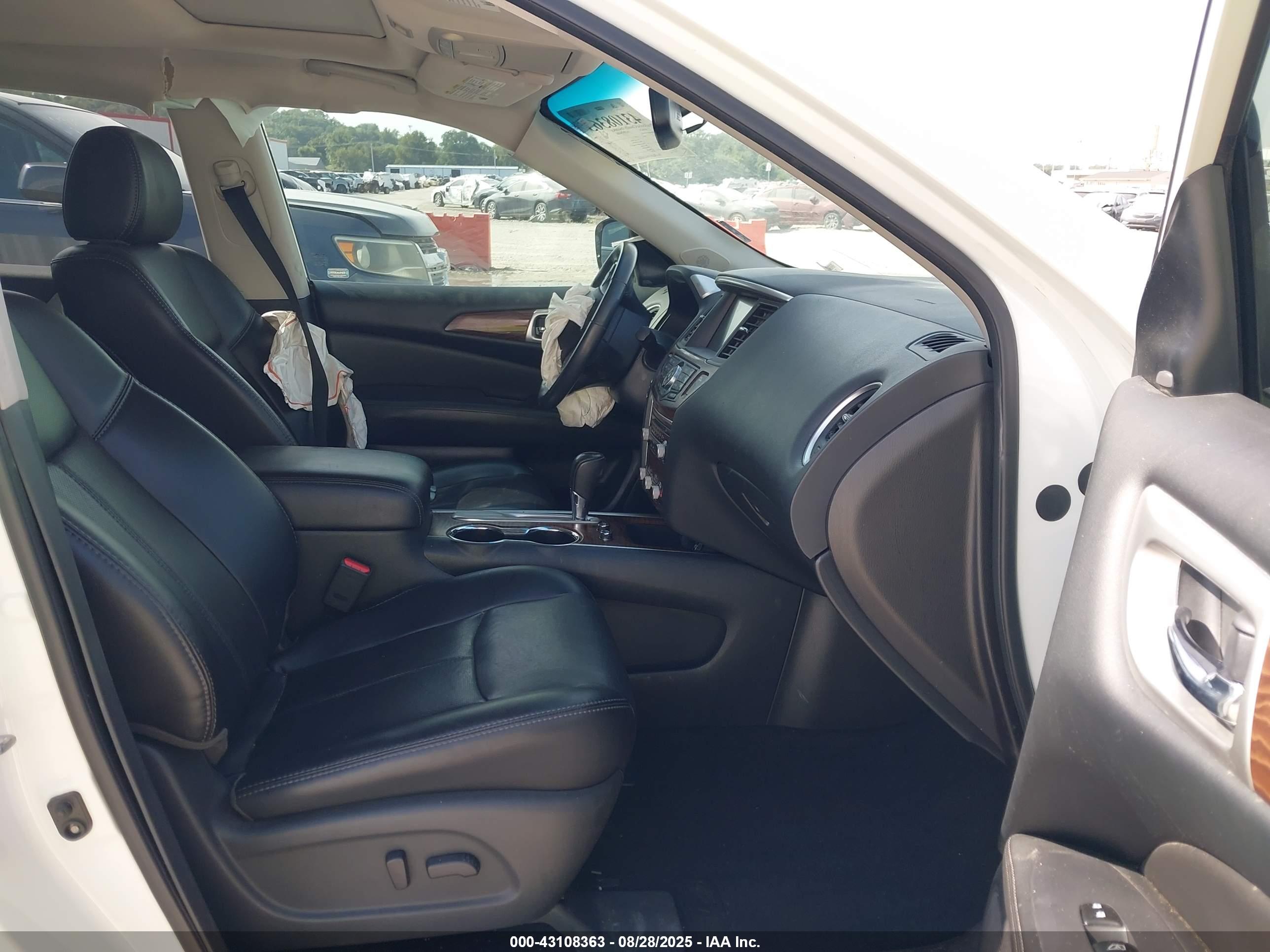 NISSAN PATHFINDER image 5