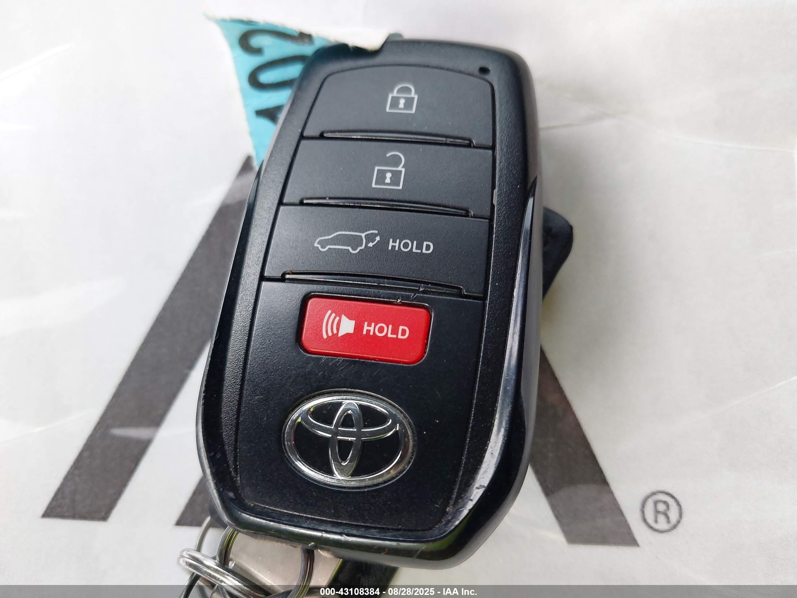TOYOTA GRAND image 11