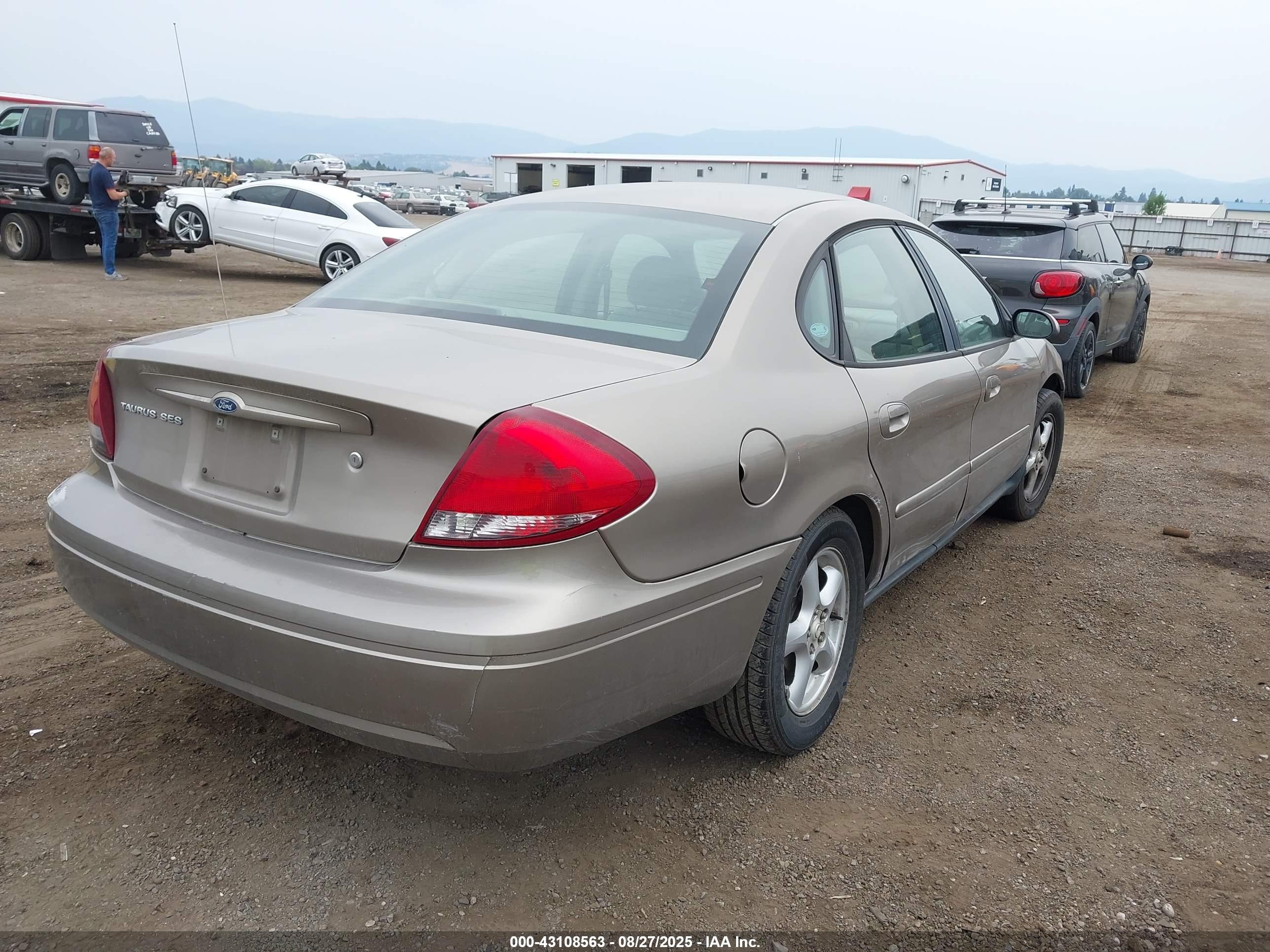 FORD TAURUS image 4