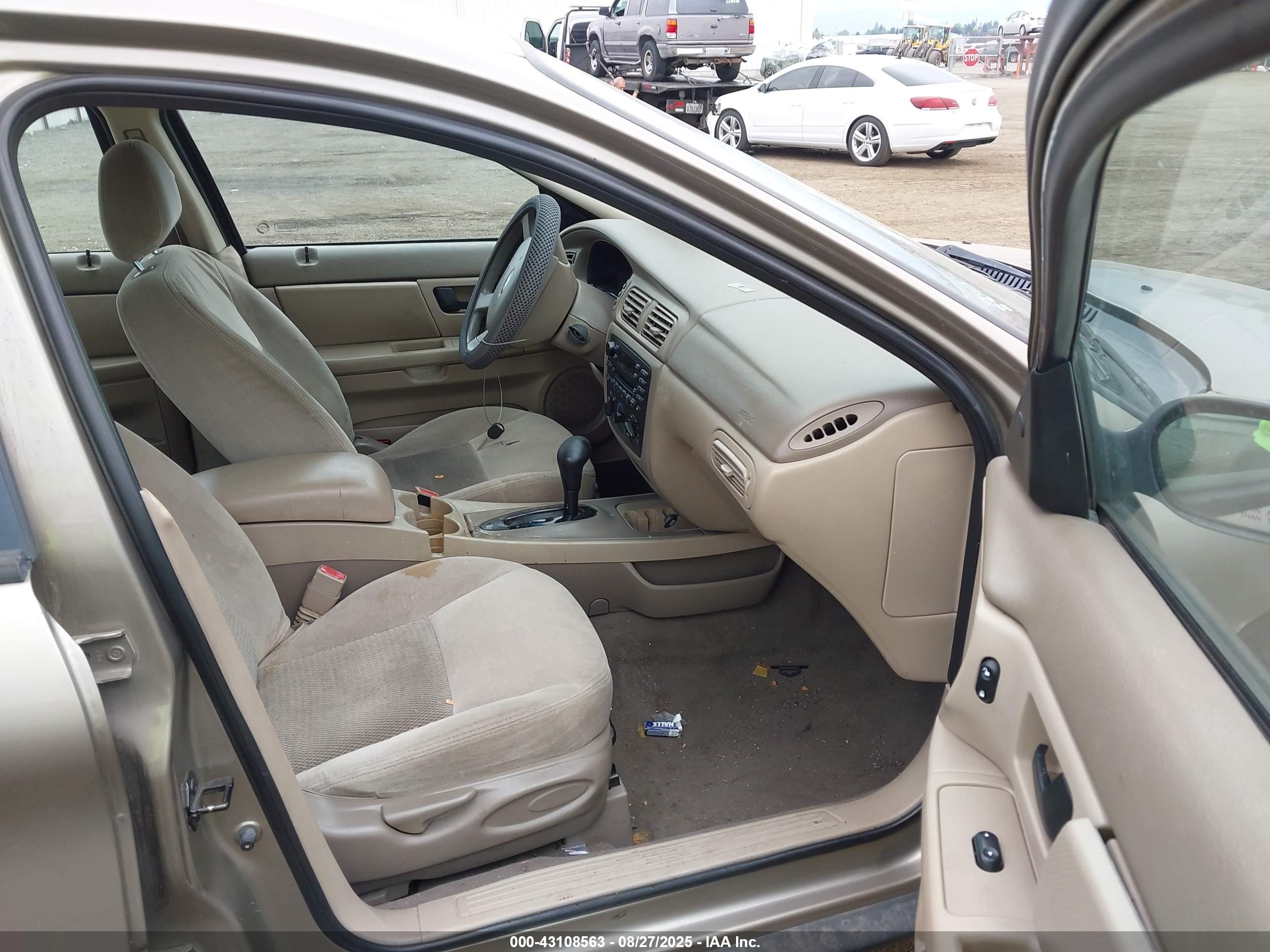 FORD TAURUS image 5