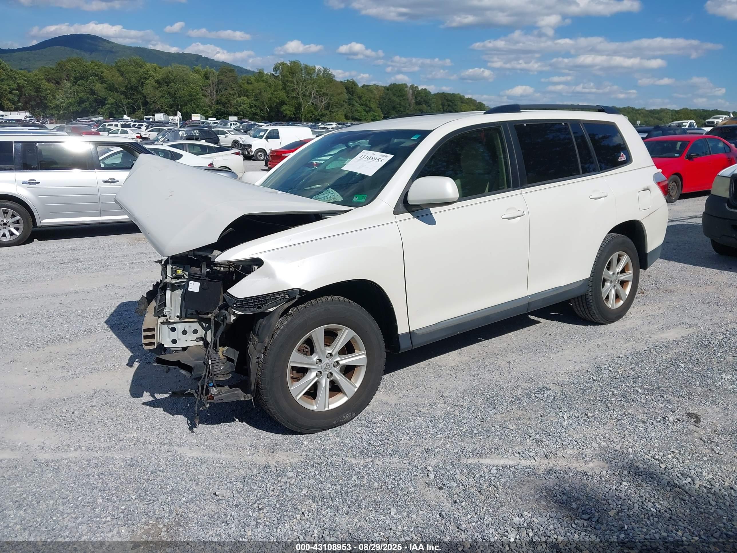TOYOTA HIGHLANDER image 2