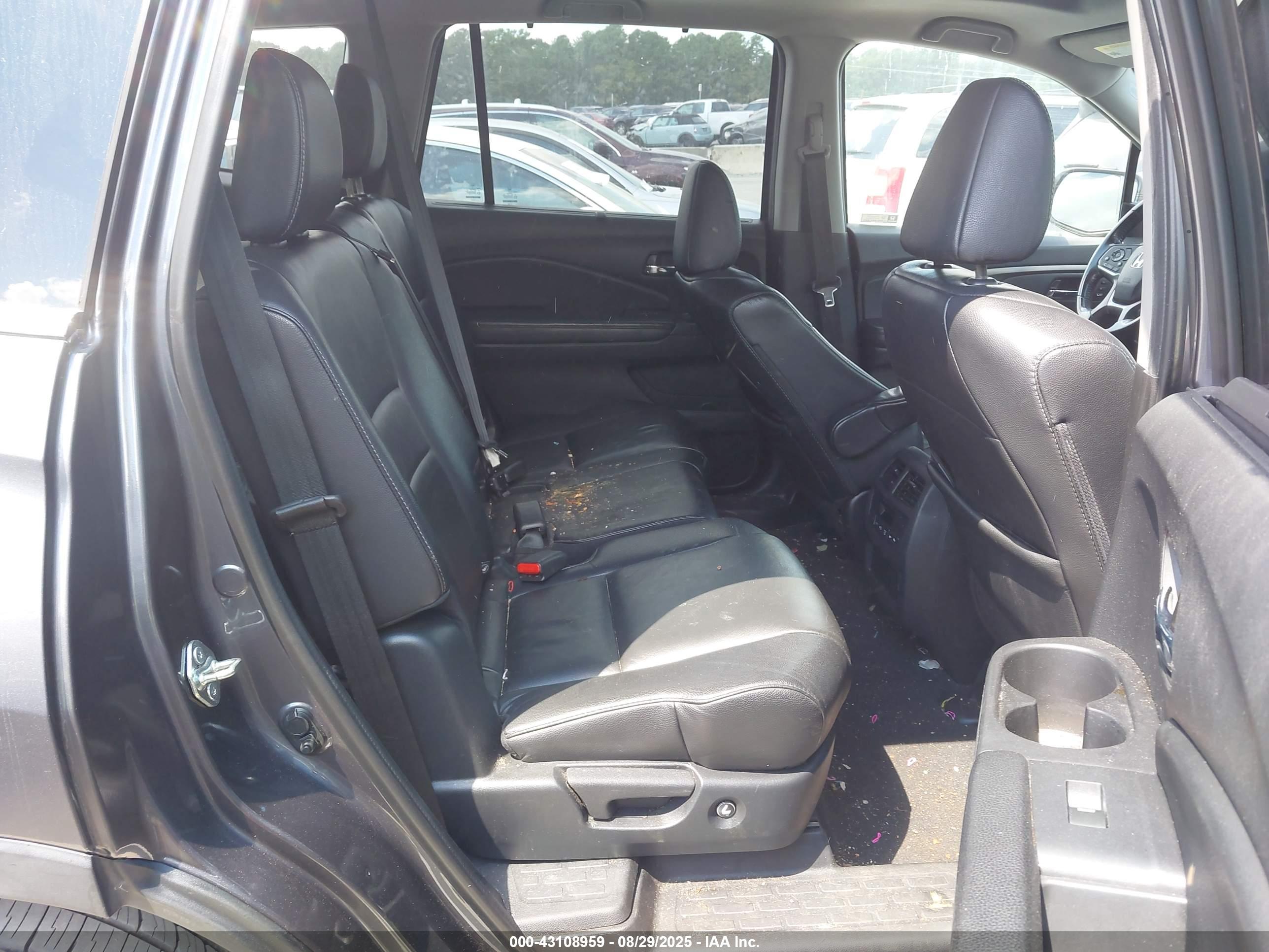 HONDA PILOT image 8