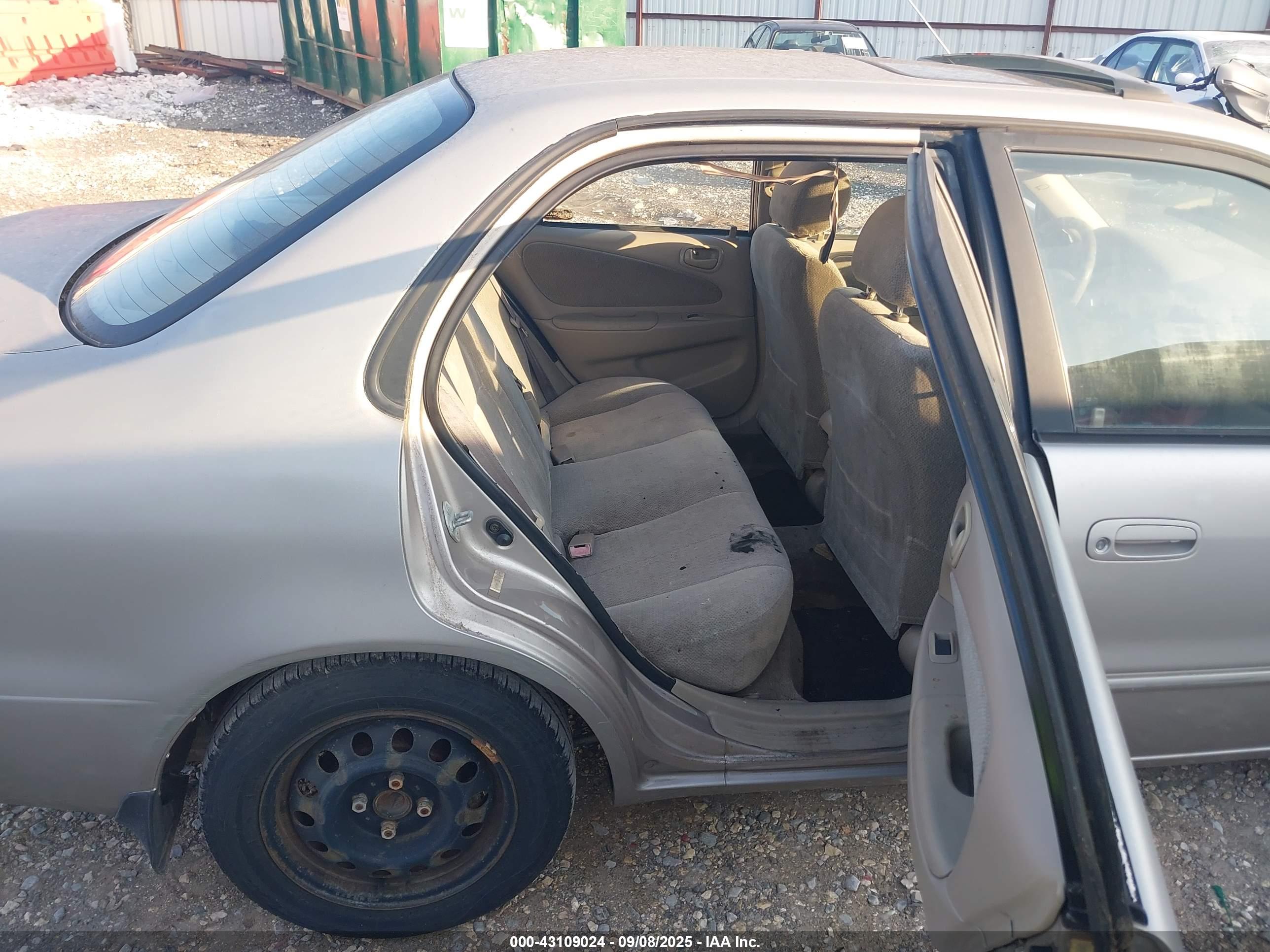TOYOTA COROLLA image 8