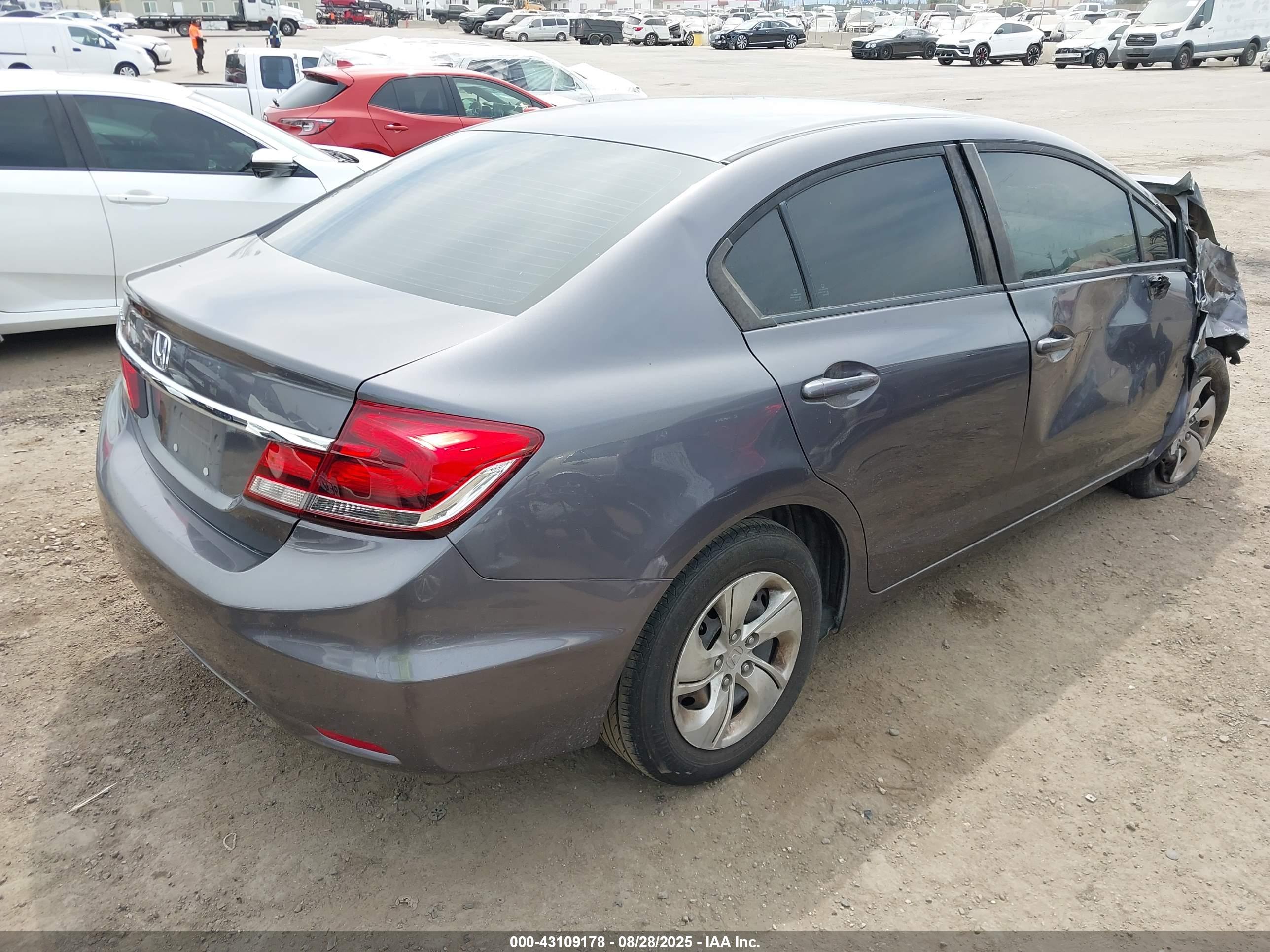 HONDA CIVIC image 4