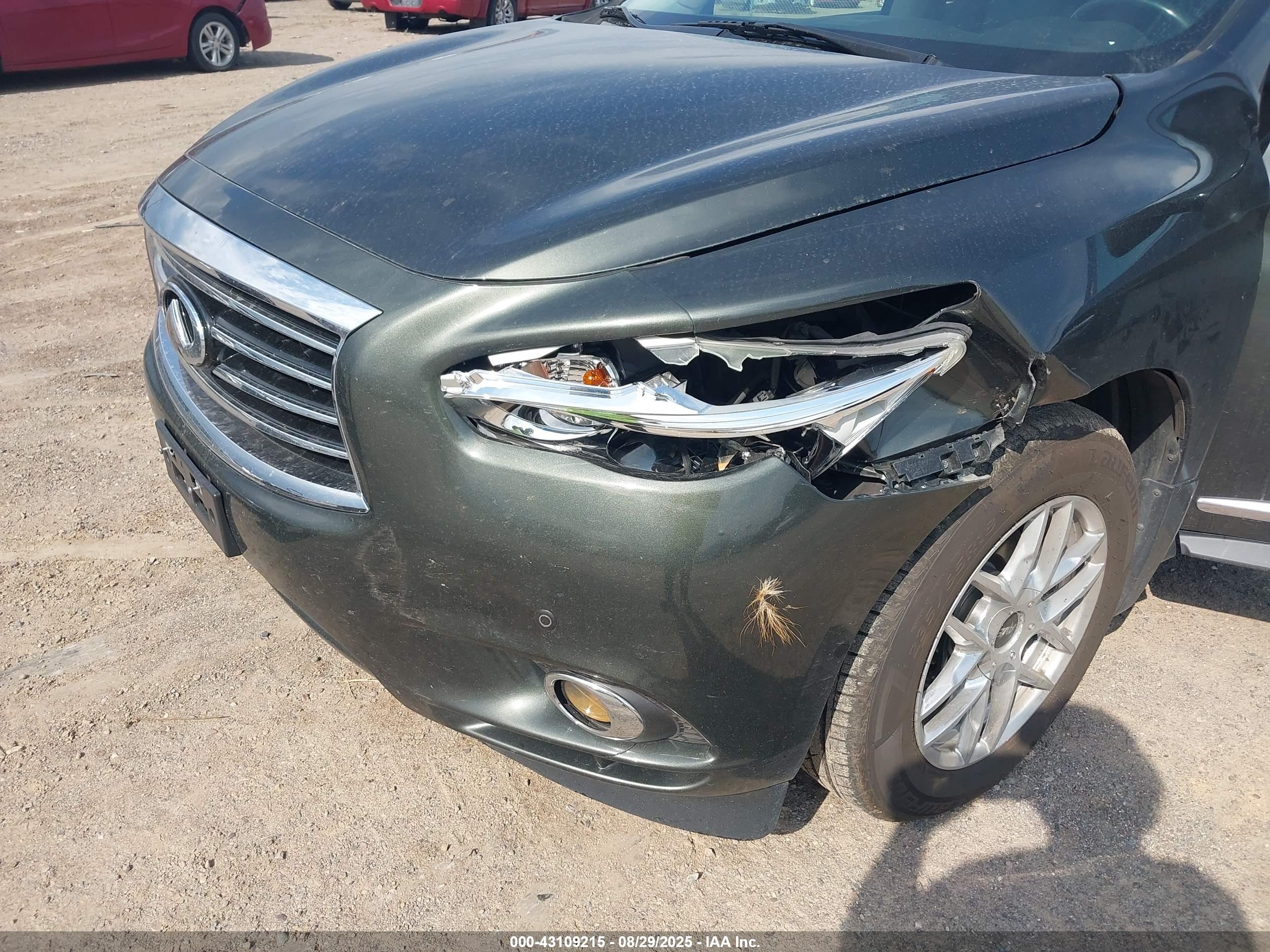 INFINITI JX35 image 6