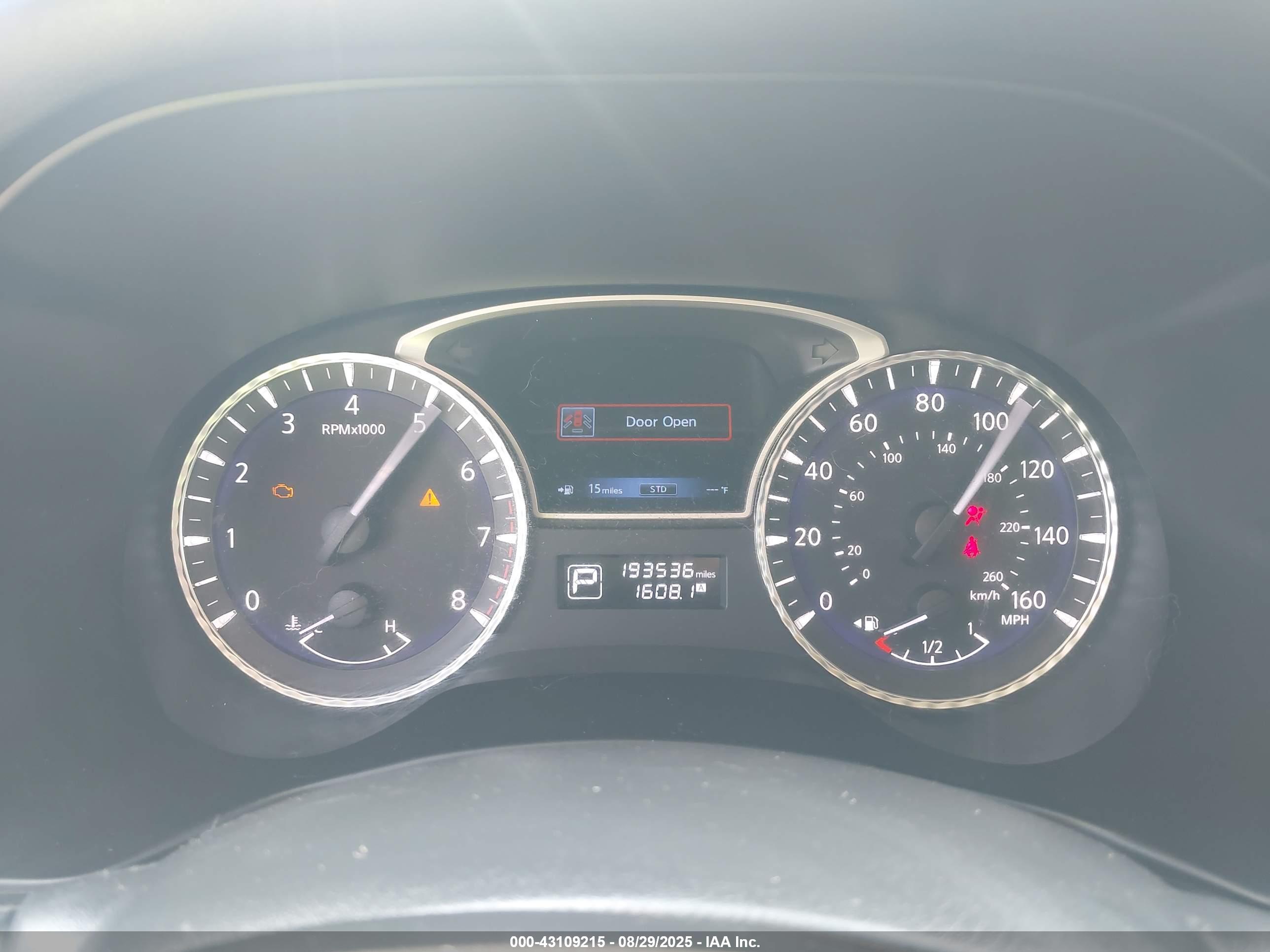 INFINITI JX35 image 7