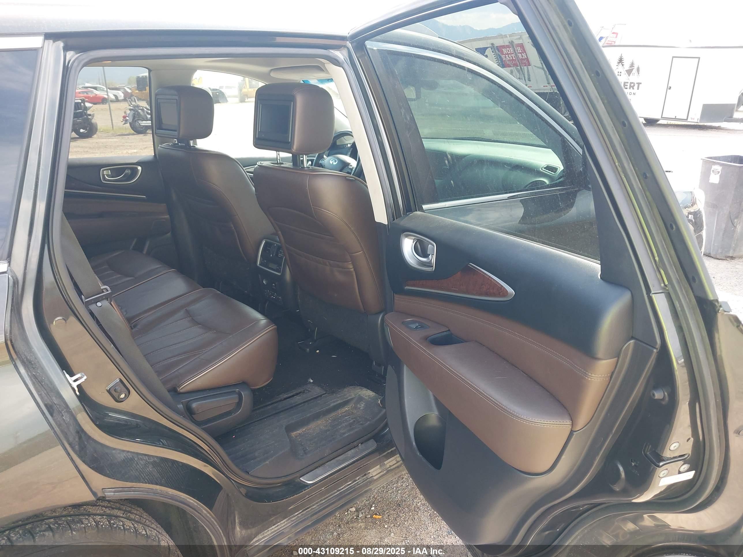 INFINITI JX35 image 8