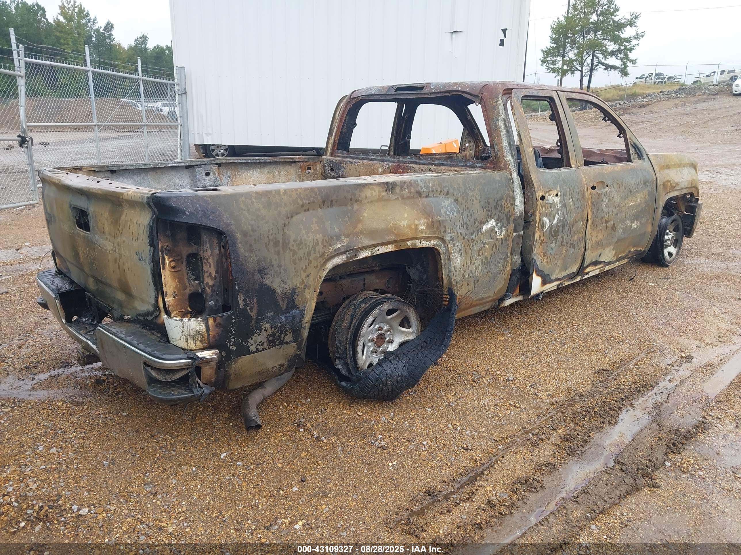 GMC SIERRA image 4