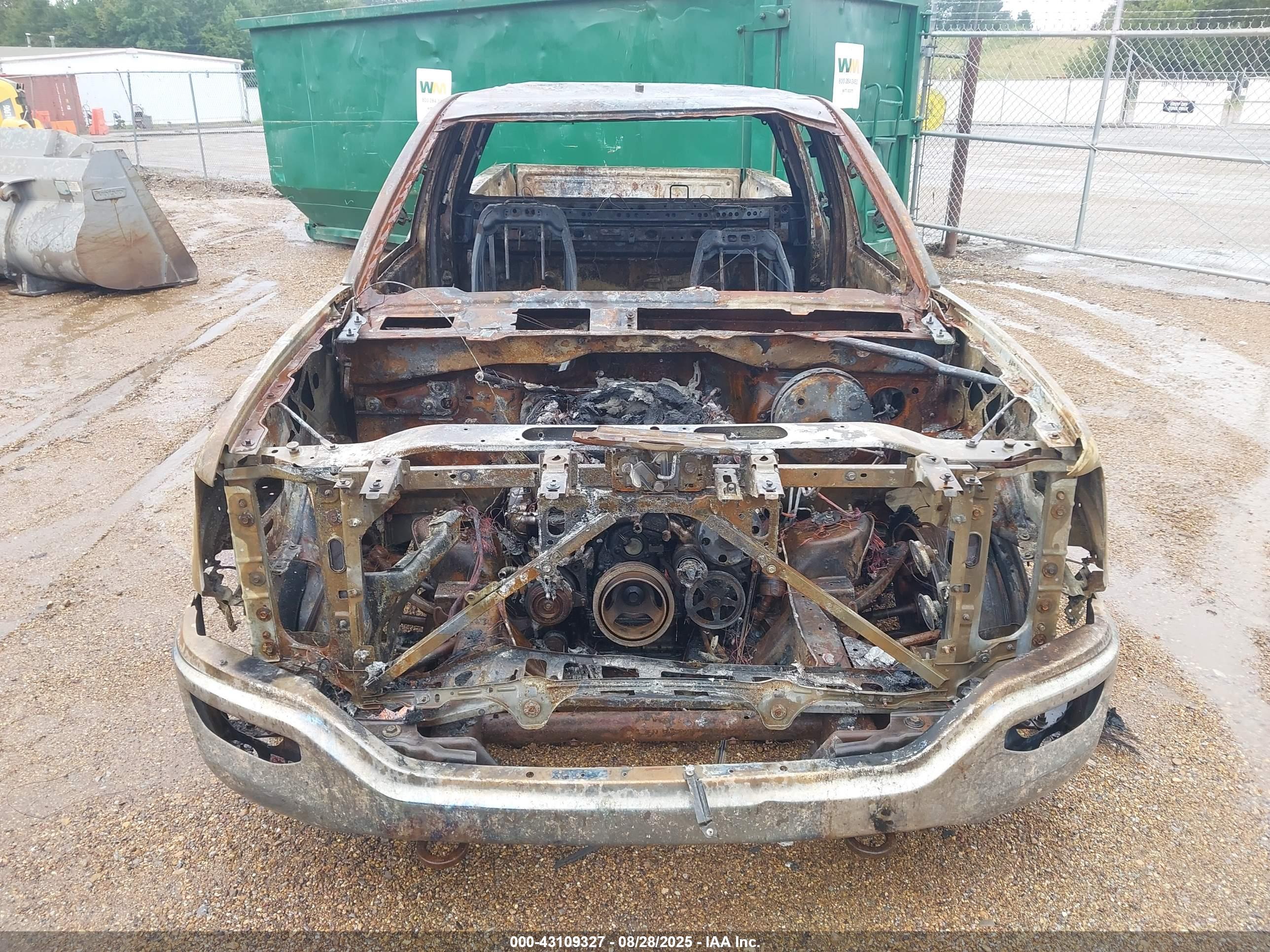 GMC SIERRA image 6