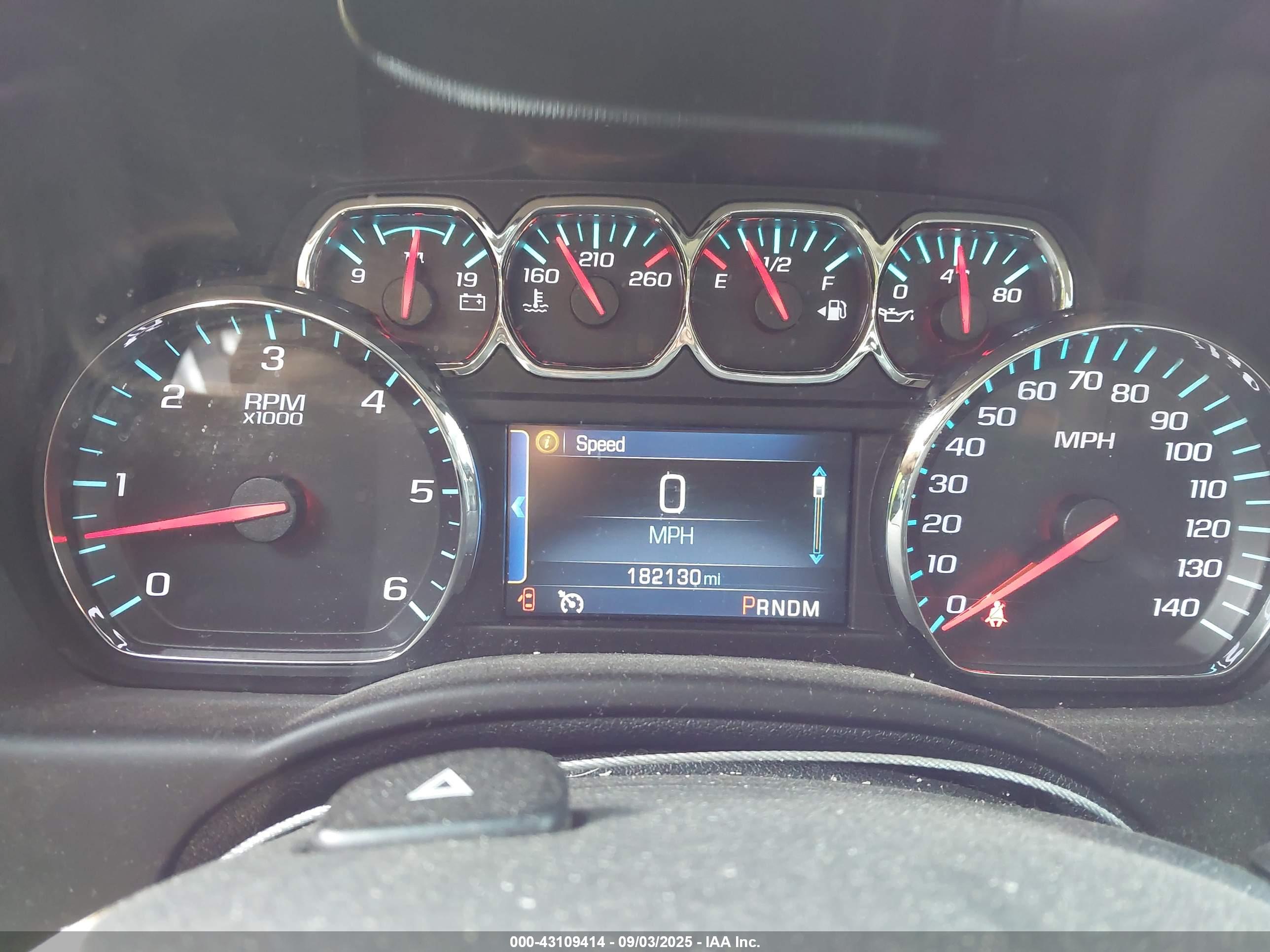 CHEVROLET SUBURBAN image 7