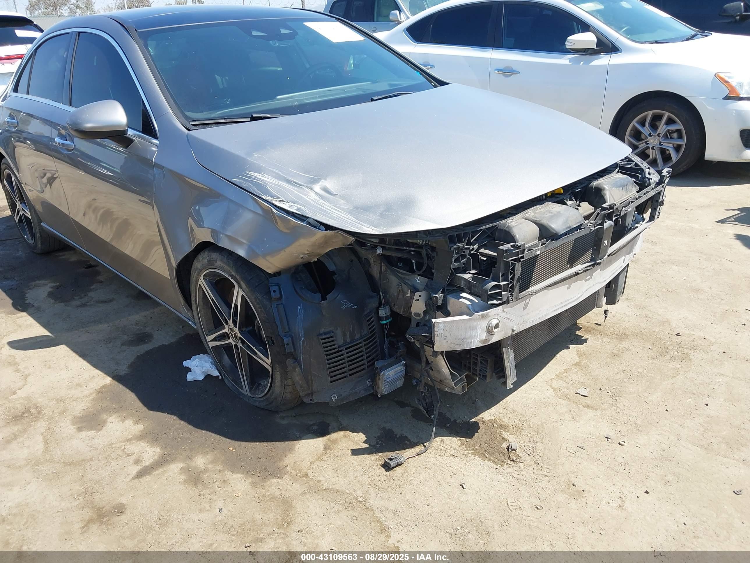 MERCEDES-BENZ A image 6
